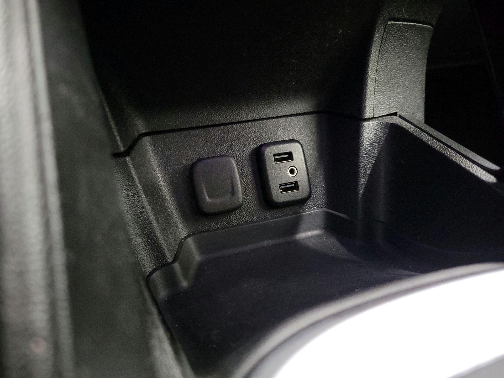 Thumbnail: 2017 Chevrolet Volt - 18