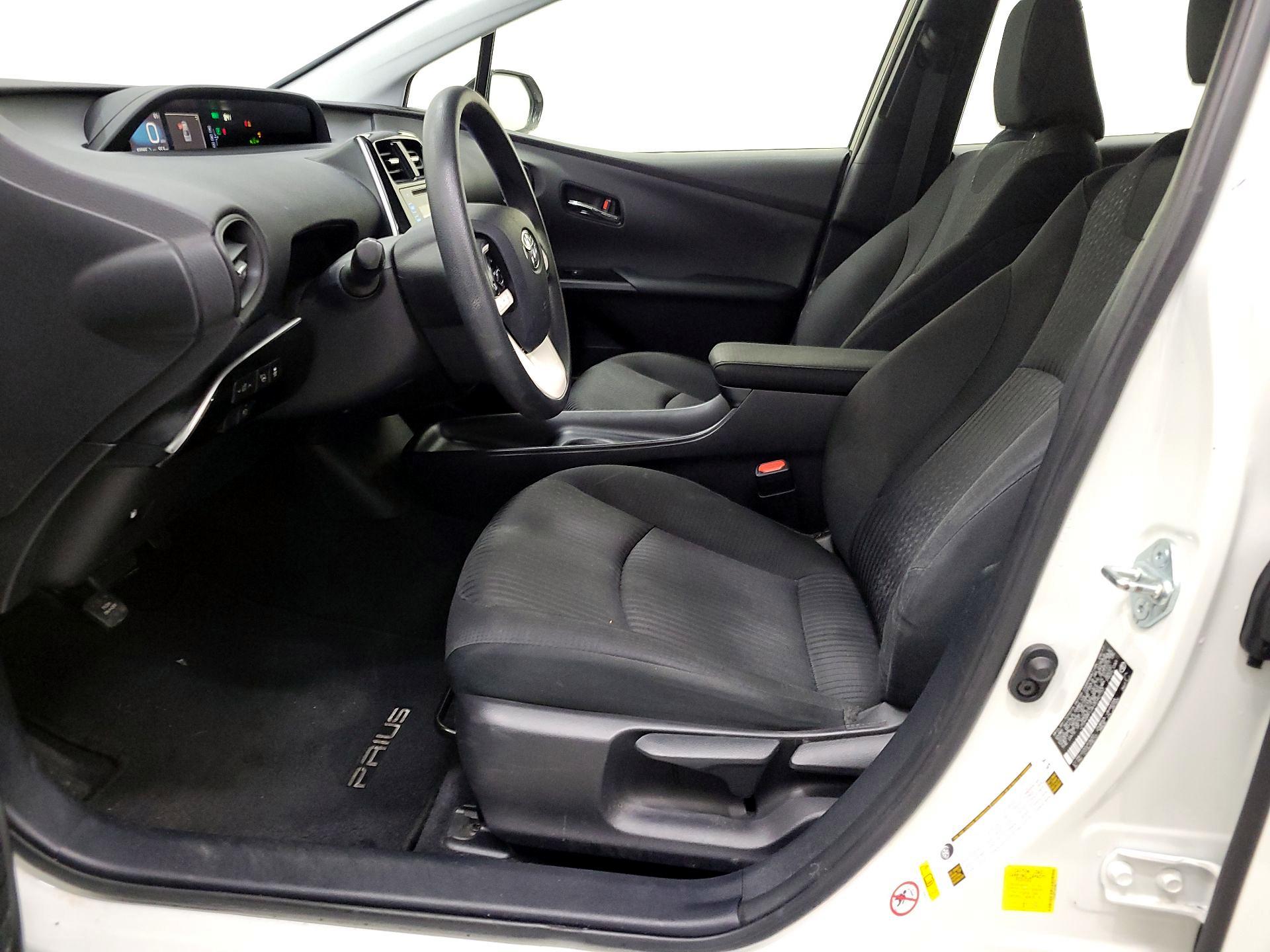 Thumbnail: 2017 Toyota Prius - 11