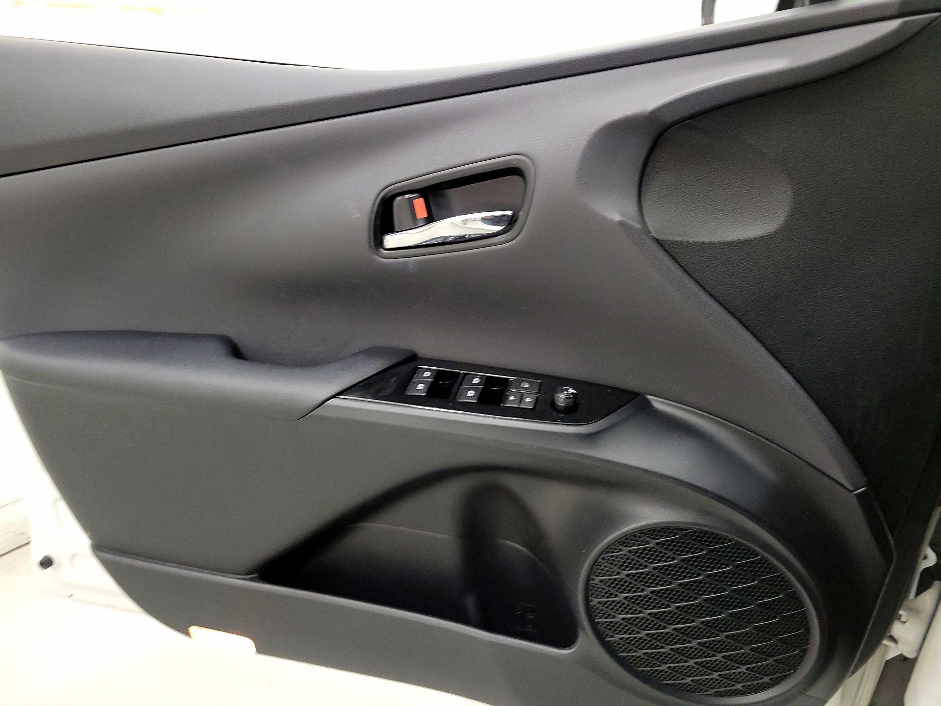 Thumbnail: 2017 Toyota Prius - 12