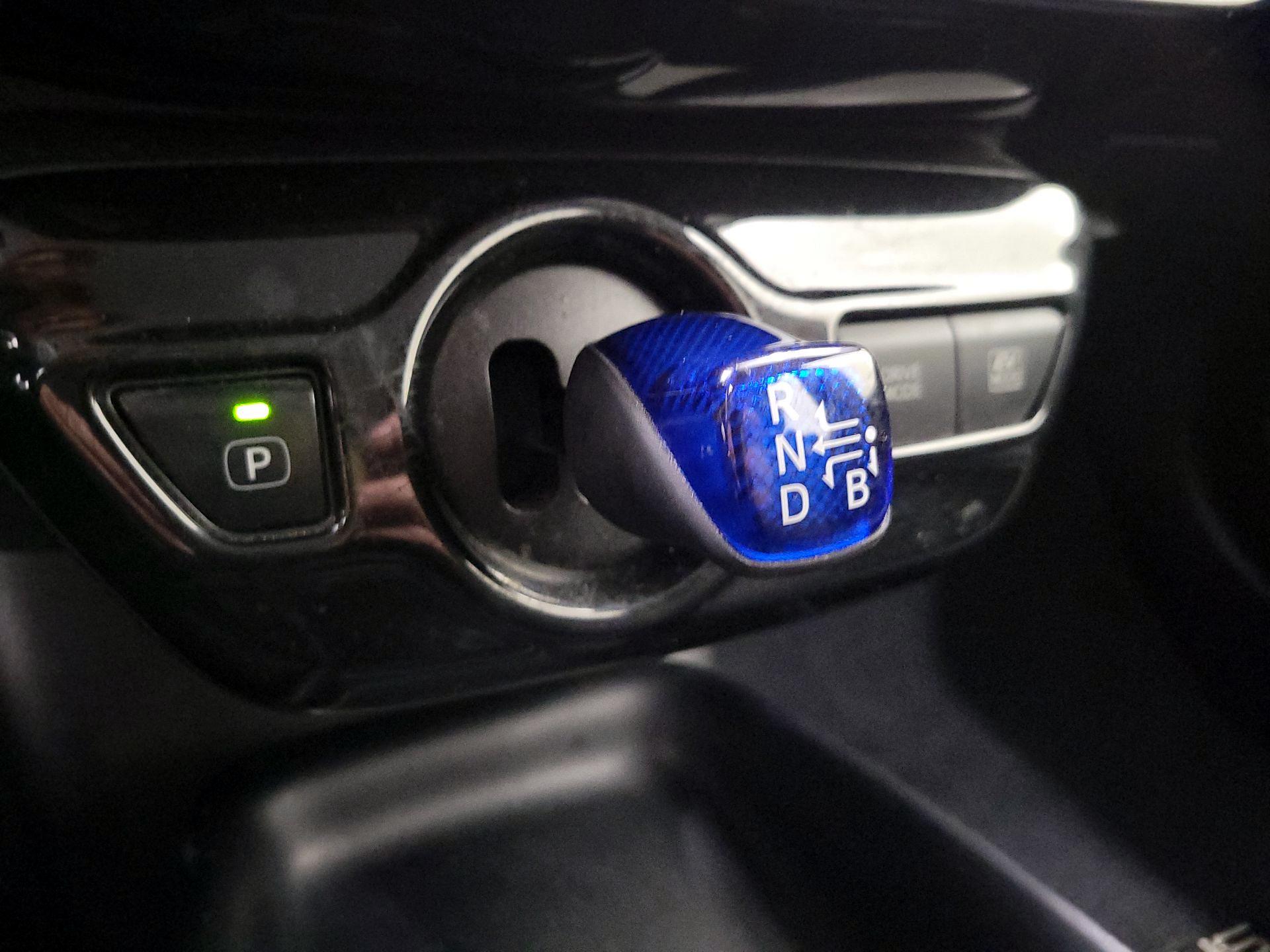 Thumbnail: 2017 Toyota Prius - 17