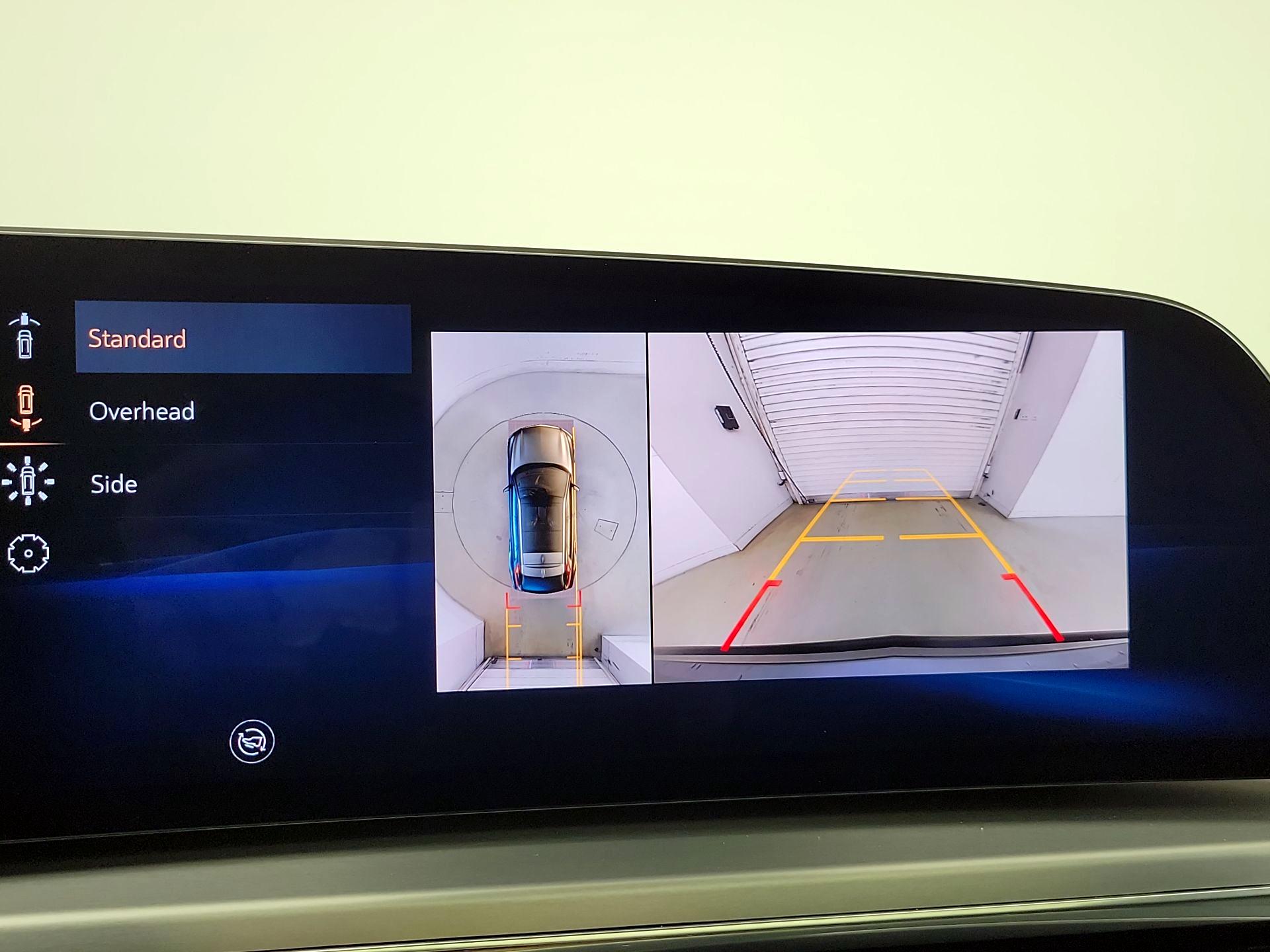 Thumbnail: 2024 Cadillac Lyriq - 14