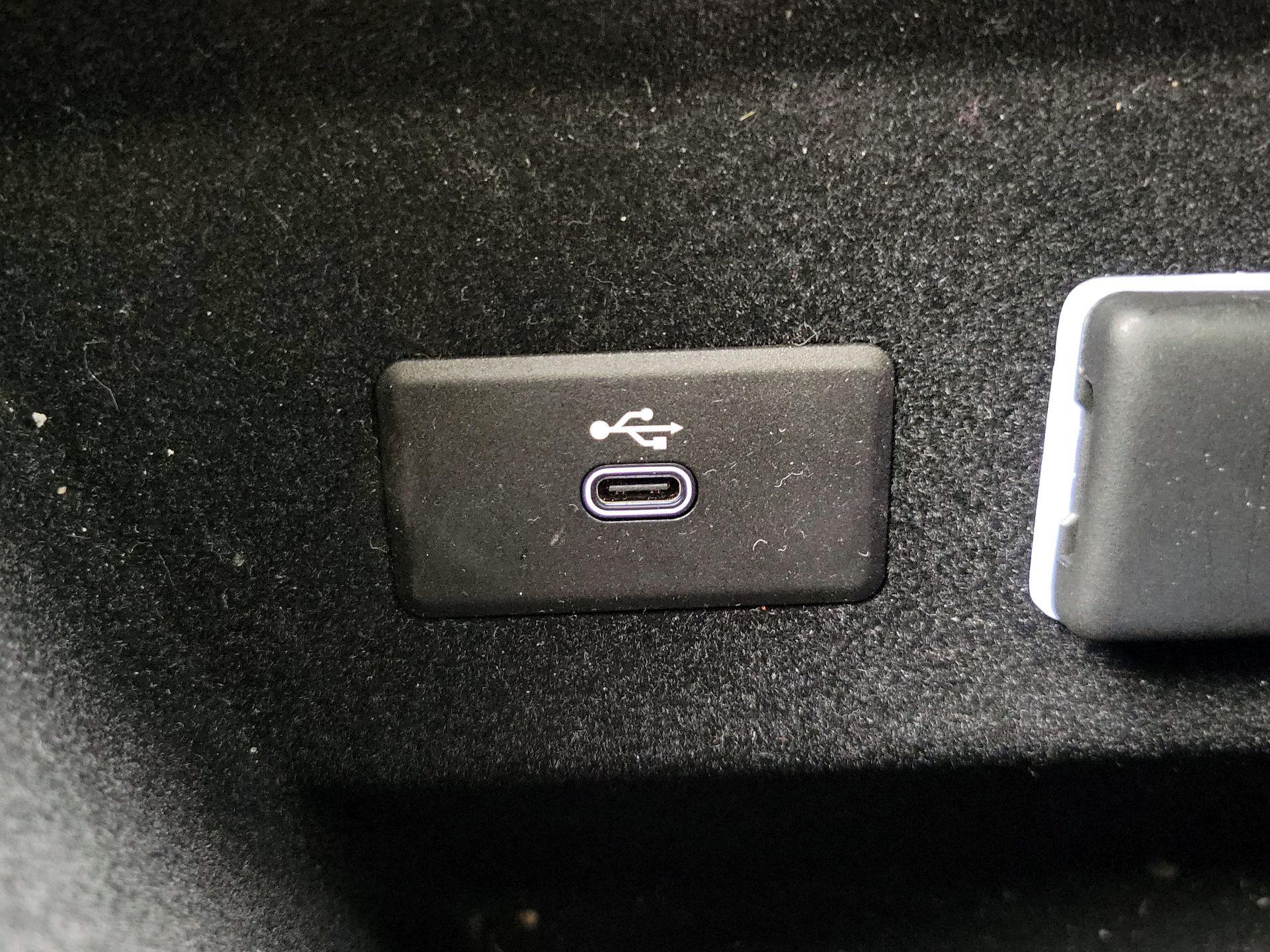 Thumbnail: 2024 Cadillac Lyriq - 18