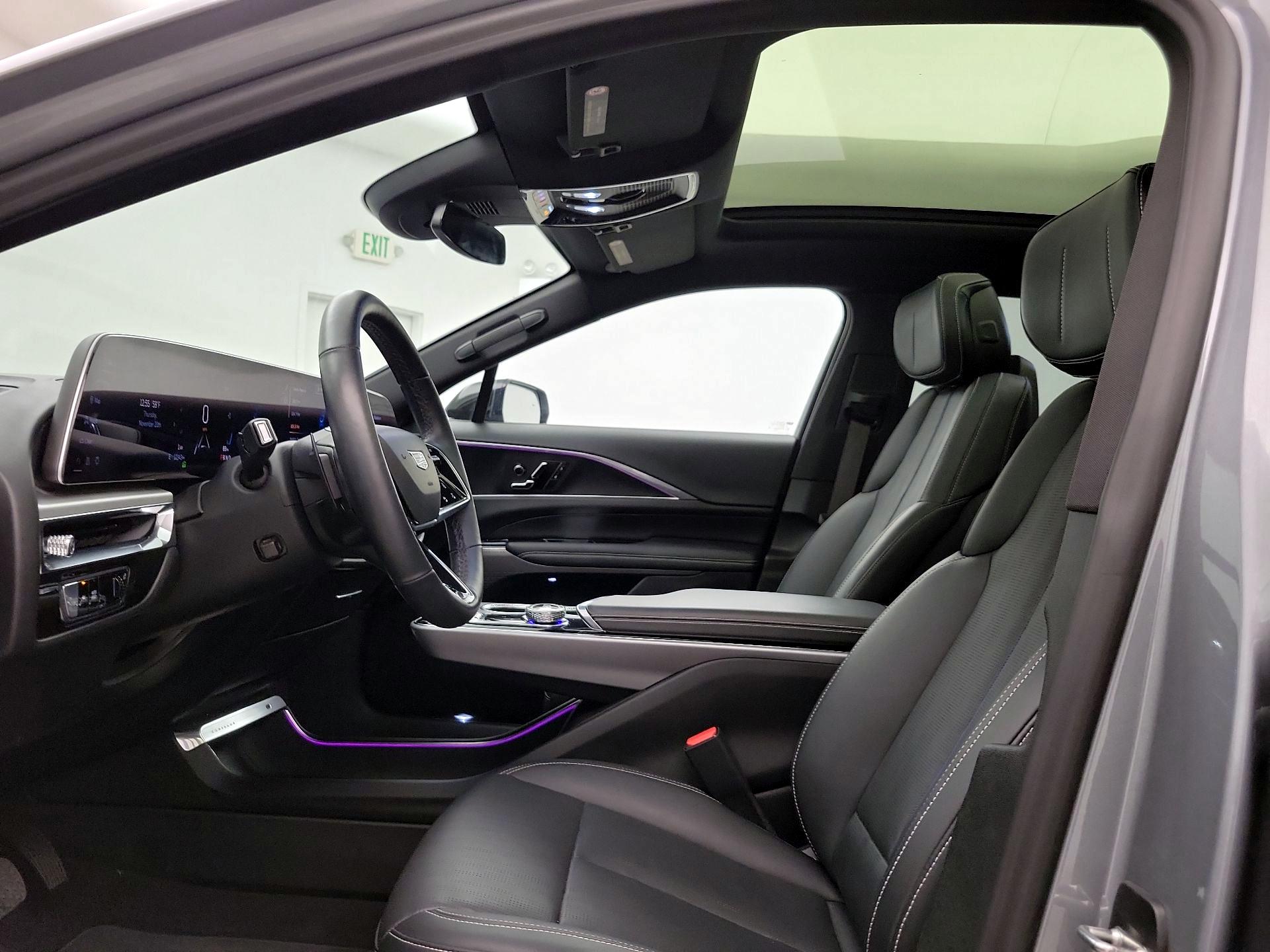 Thumbnail: 2024 Cadillac Lyriq - 19