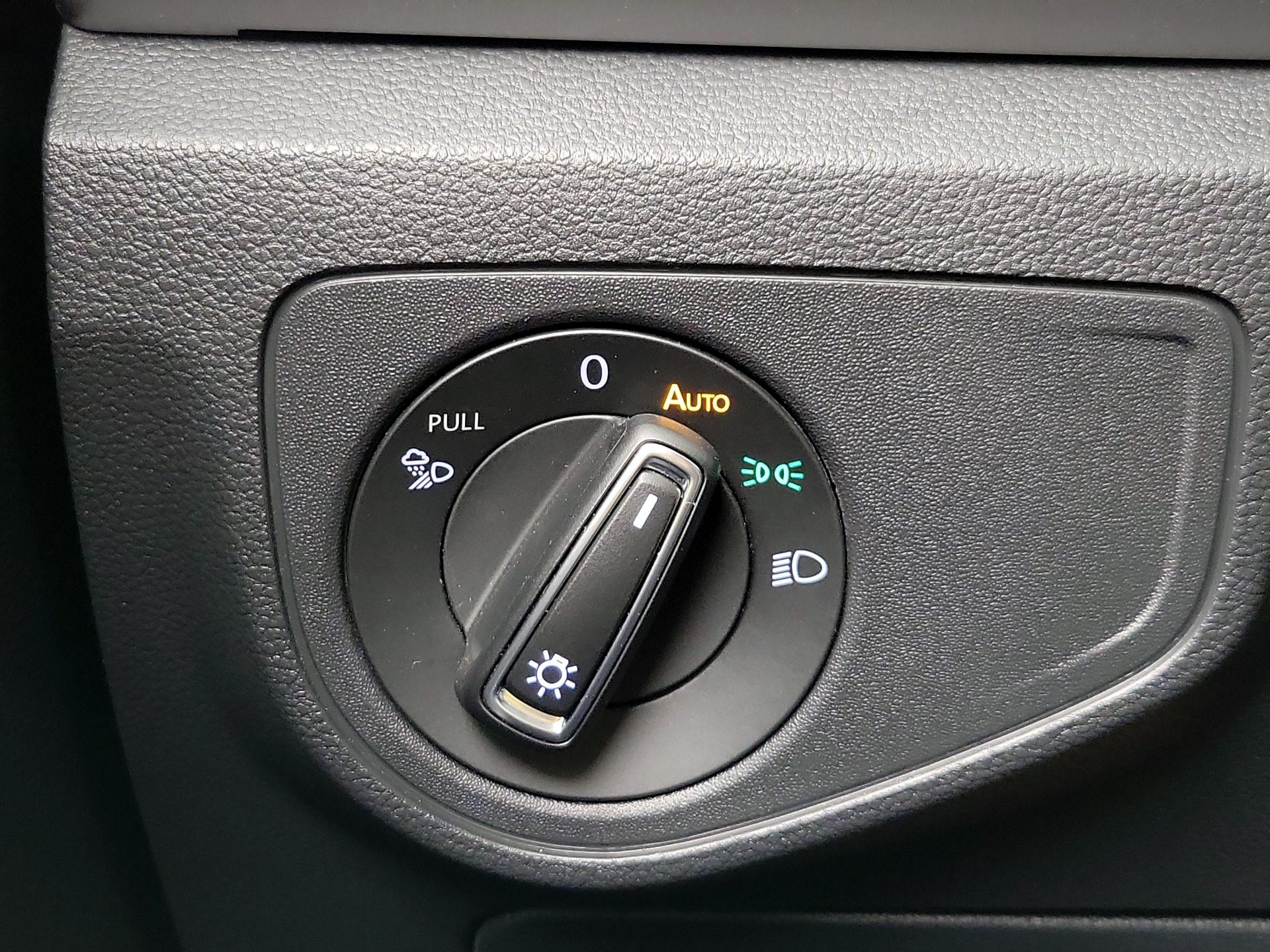 Thumbnail: 2023 Volkswagen Atlas - 13