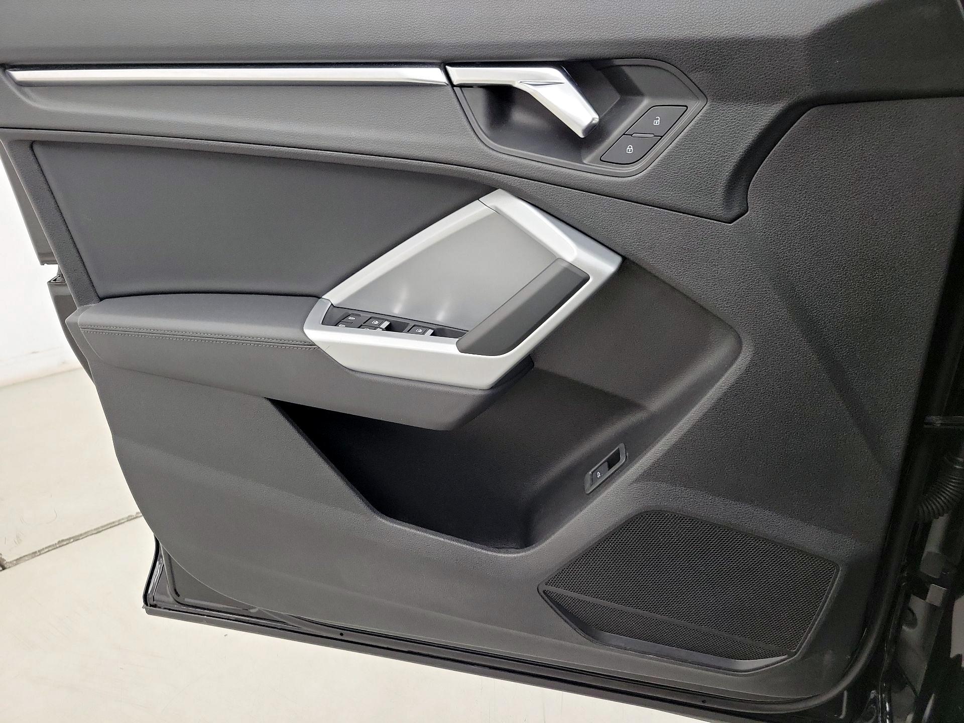 Thumbnail: 2021 Audi Q3 - 12