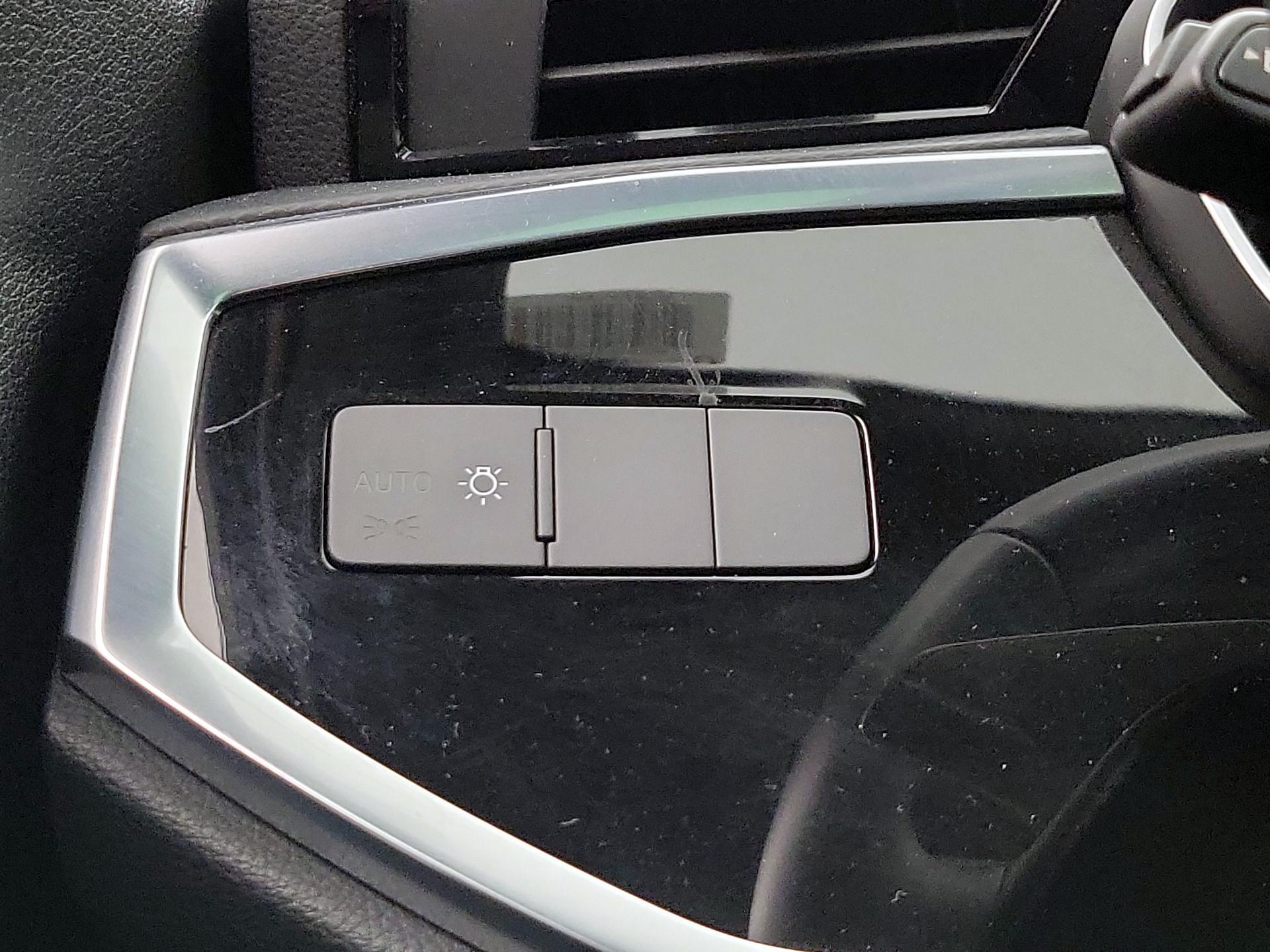 Thumbnail: 2021 Audi Q3 - 13