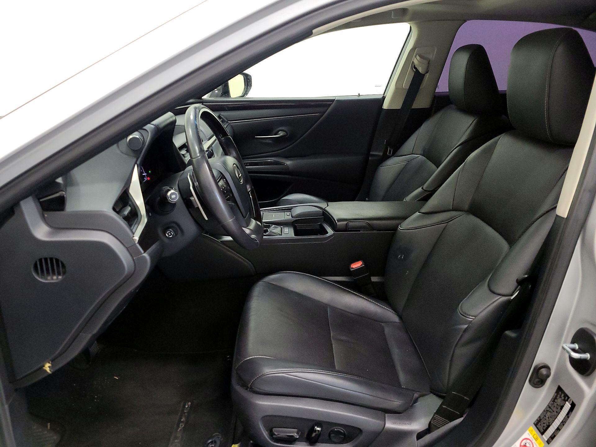 Thumbnail: 2019 Lexus ES - 11