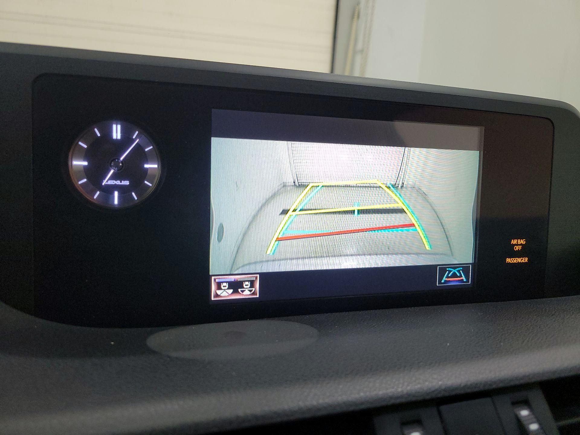 Thumbnail: 2019 Lexus ES - 14