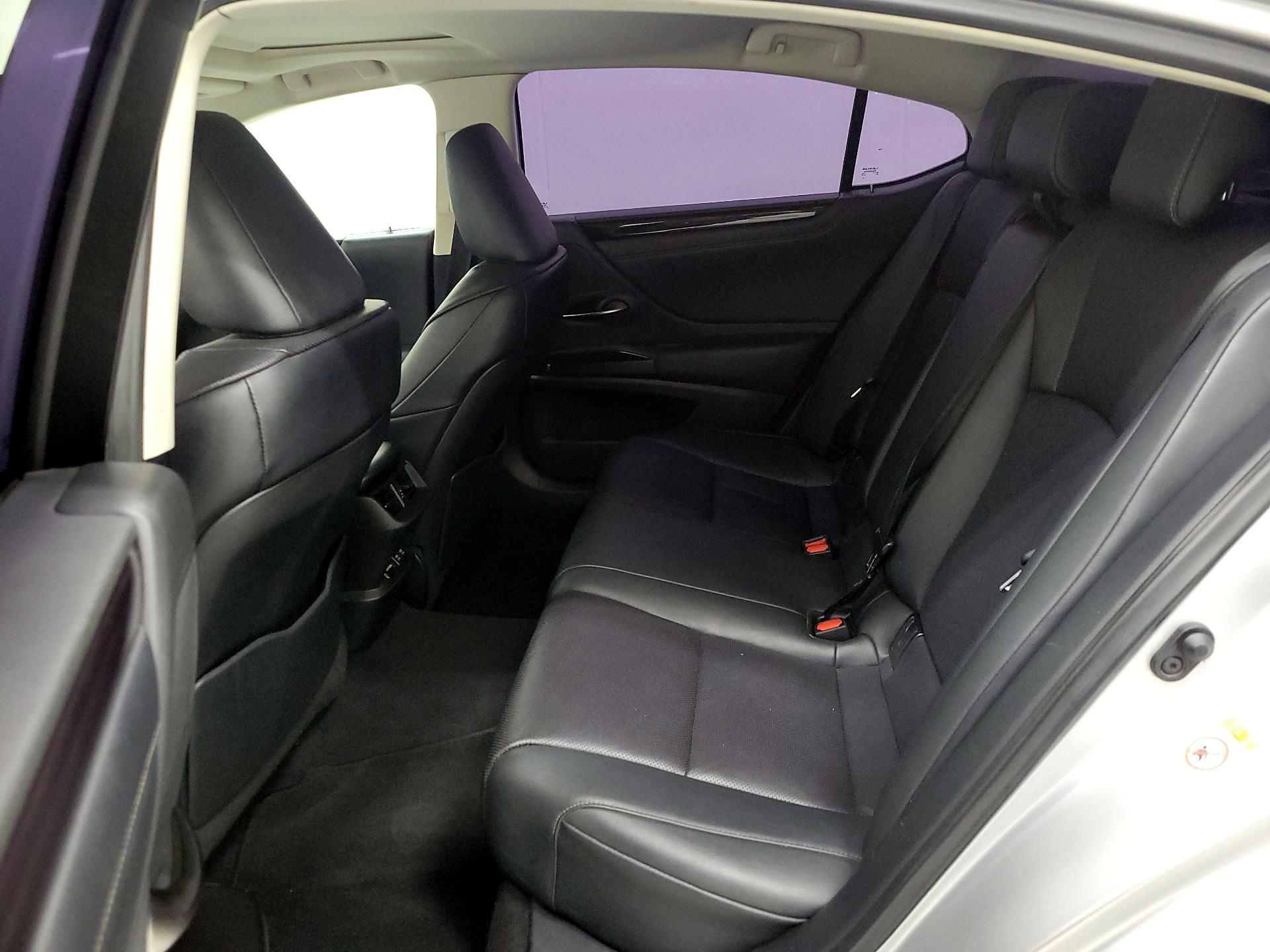 Thumbnail: 2019 Lexus ES - 19