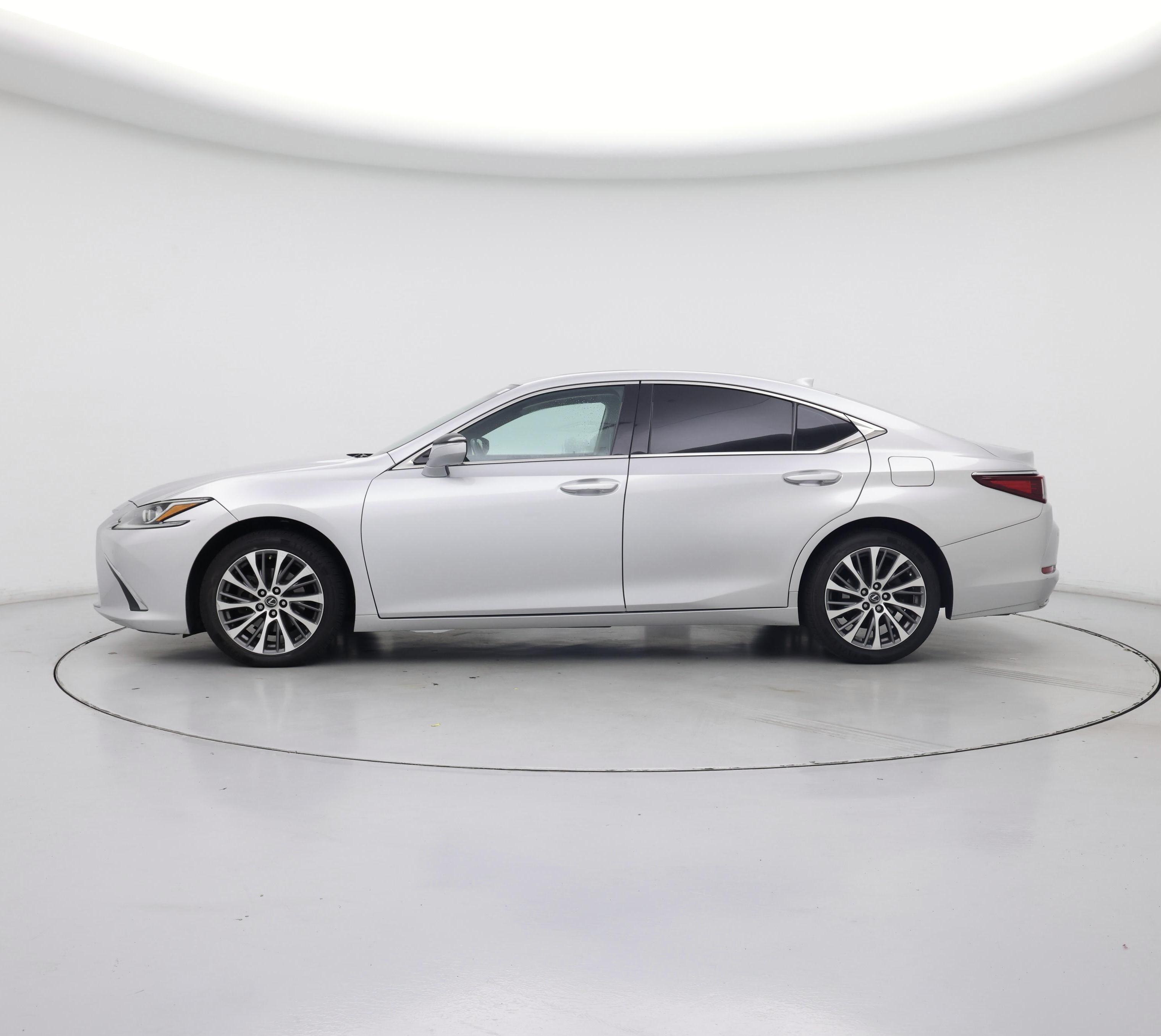 Thumbnail: 2019 Lexus ES - 3