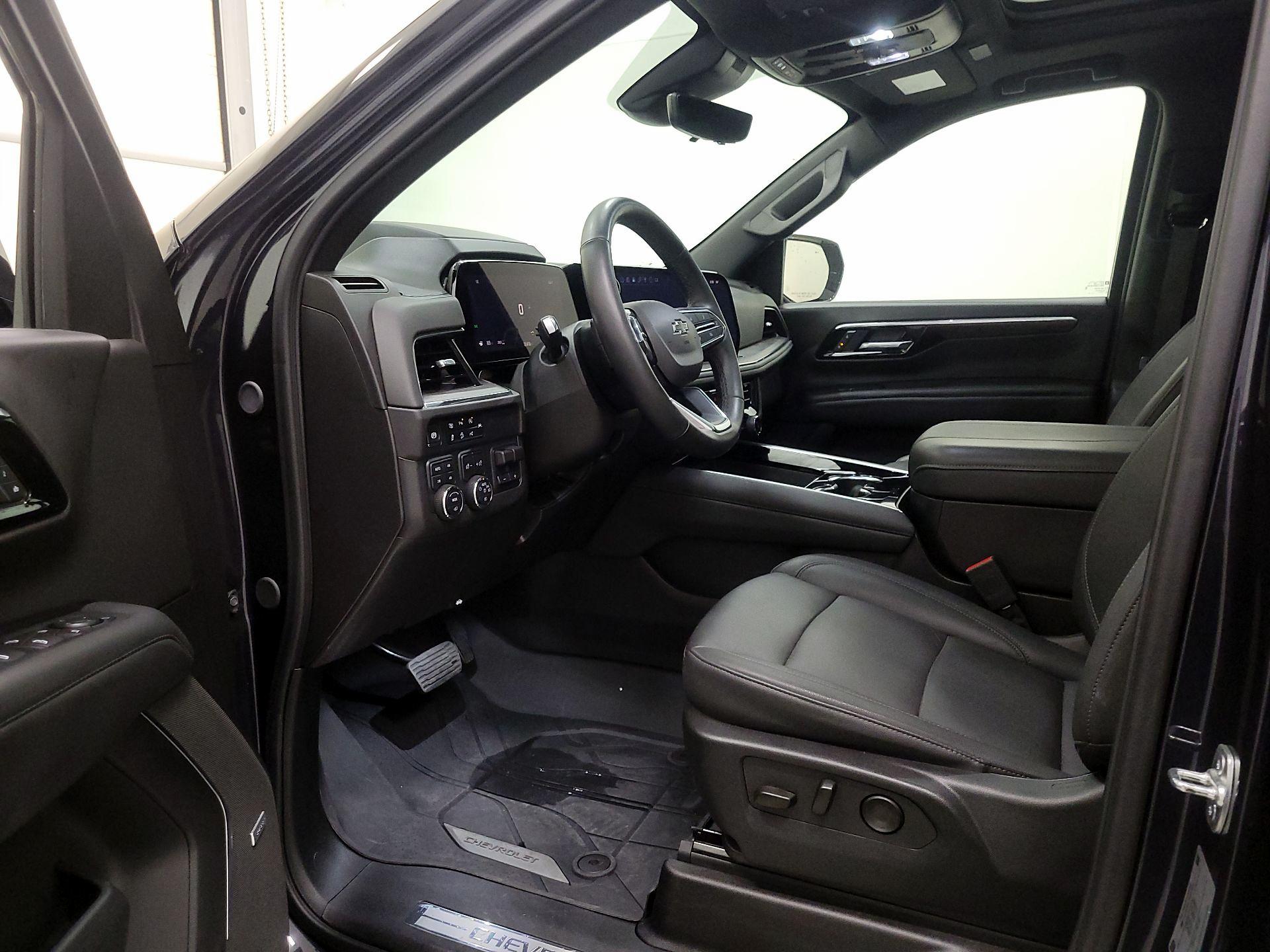 Thumbnail: 2025 Chevrolet Suburban - 11