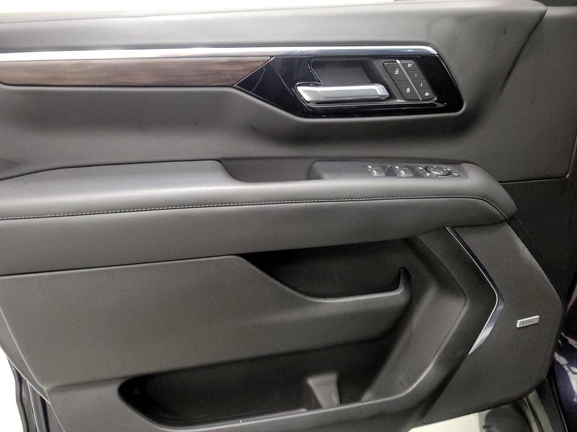 Thumbnail: 2025 Chevrolet Suburban - 12