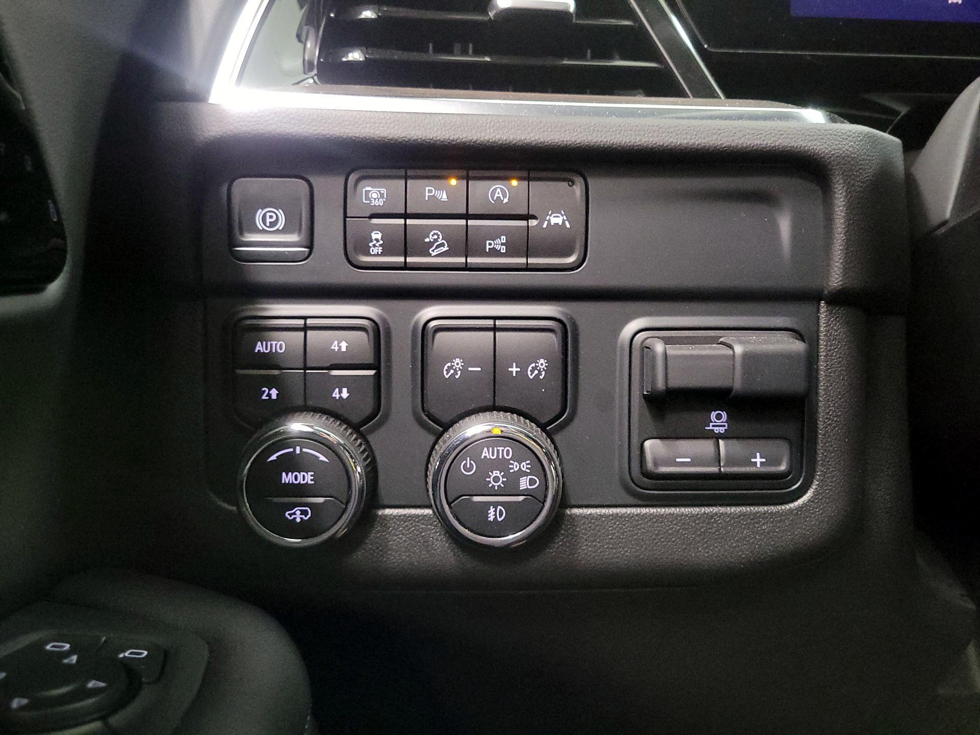 Thumbnail: 2025 Chevrolet Suburban - 13