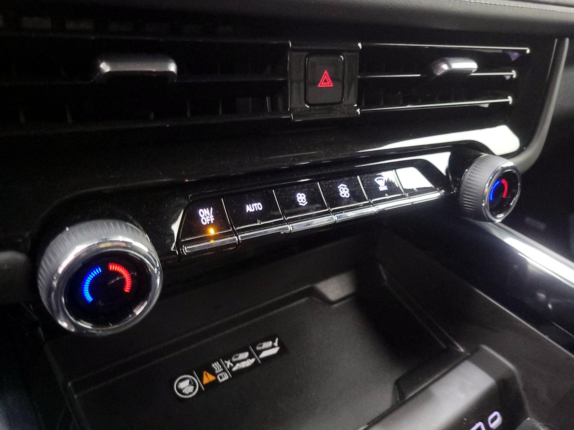 Thumbnail: 2025 Chevrolet Suburban - 17