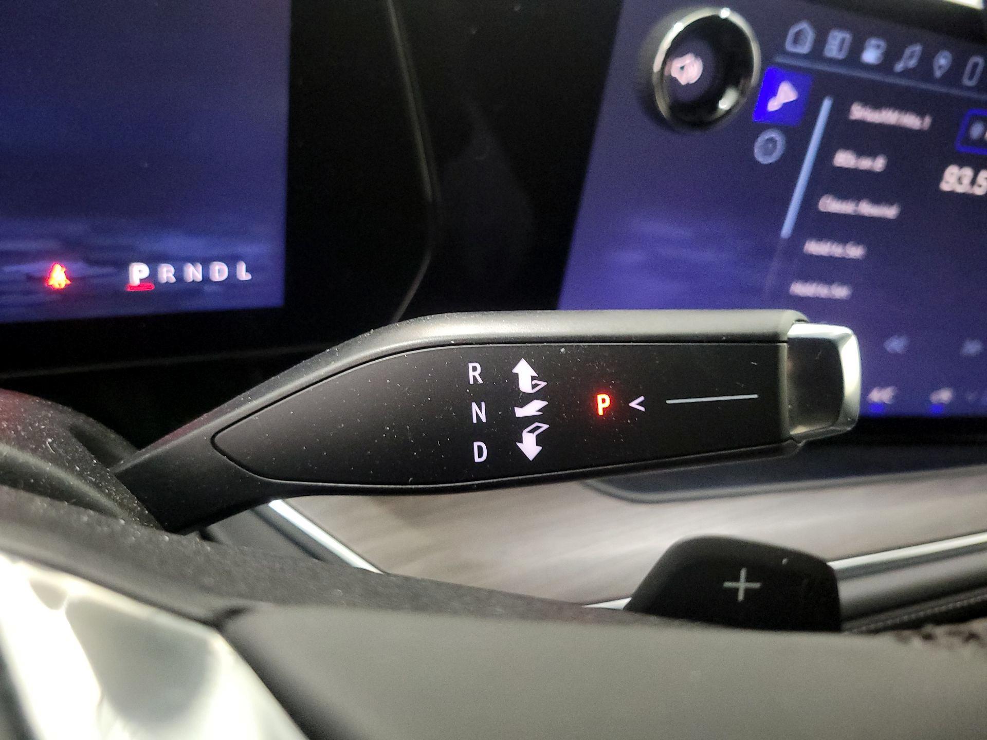 Thumbnail: 2025 Chevrolet Suburban - 18