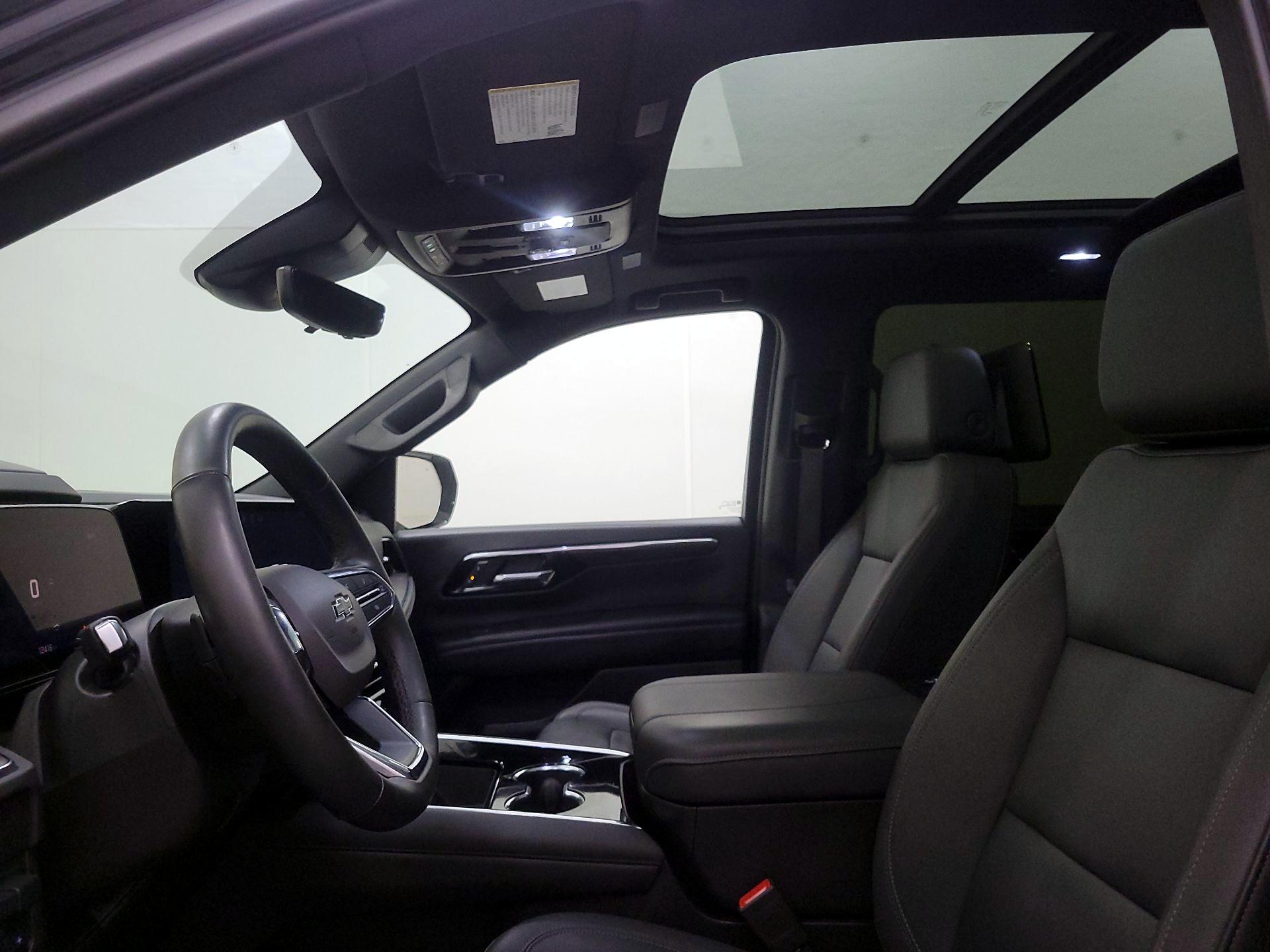 Thumbnail: 2025 Chevrolet Suburban - 20