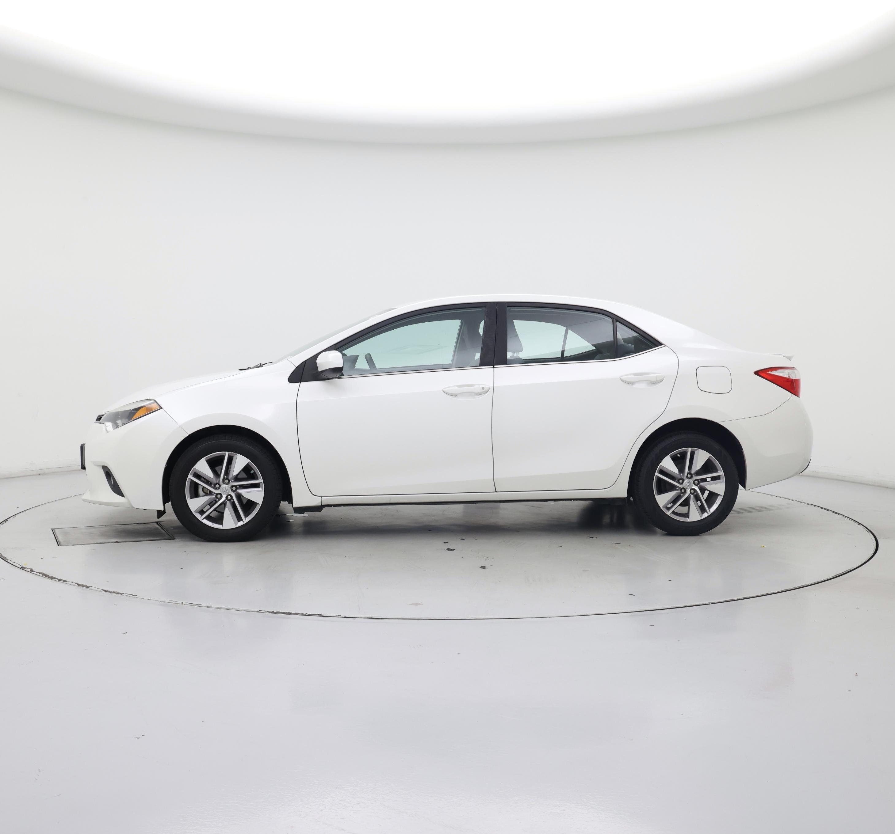 Thumbnail: 2014 Toyota Corolla - 3