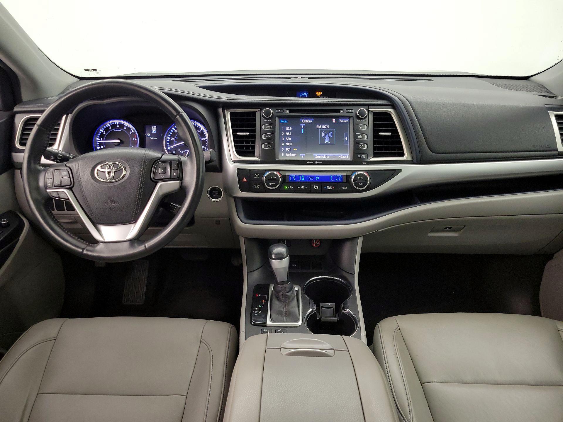 Thumbnail: 2015 Toyota Highlander - 9