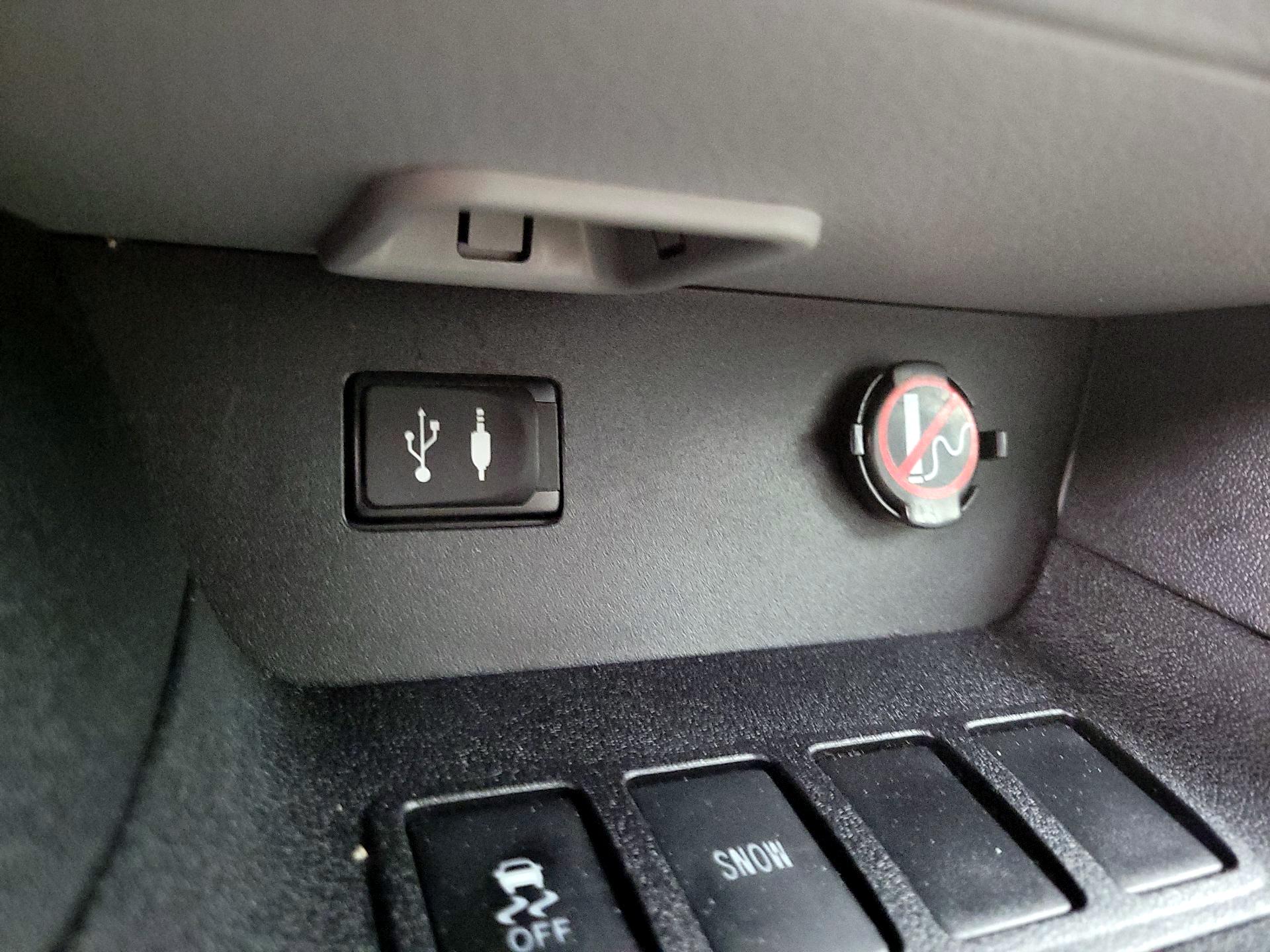 Thumbnail: 2015 Toyota Highlander - 18