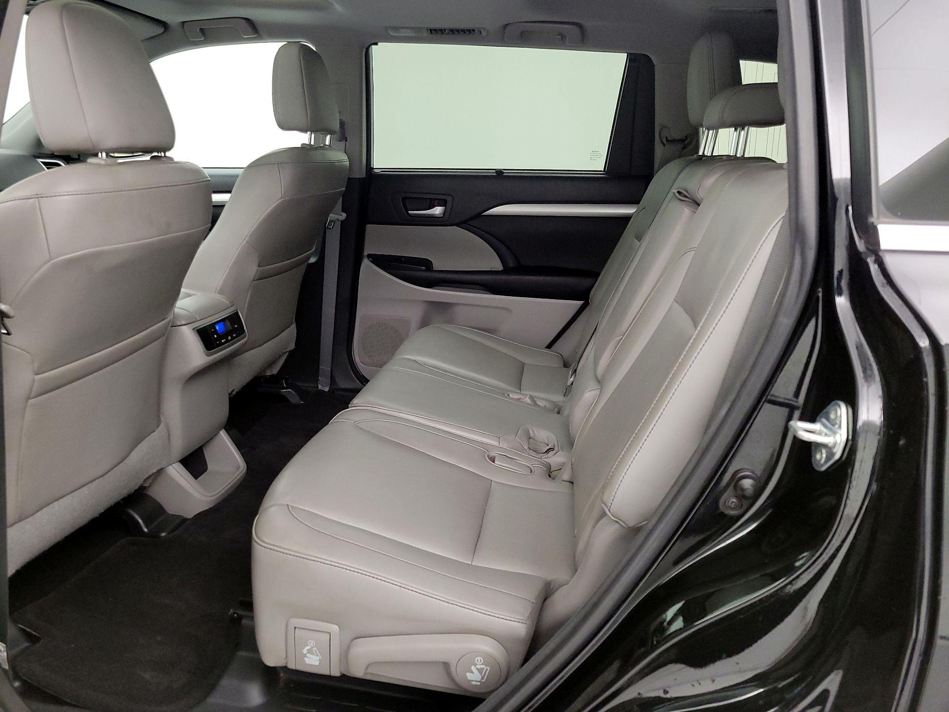 Thumbnail: 2015 Toyota Highlander - 20