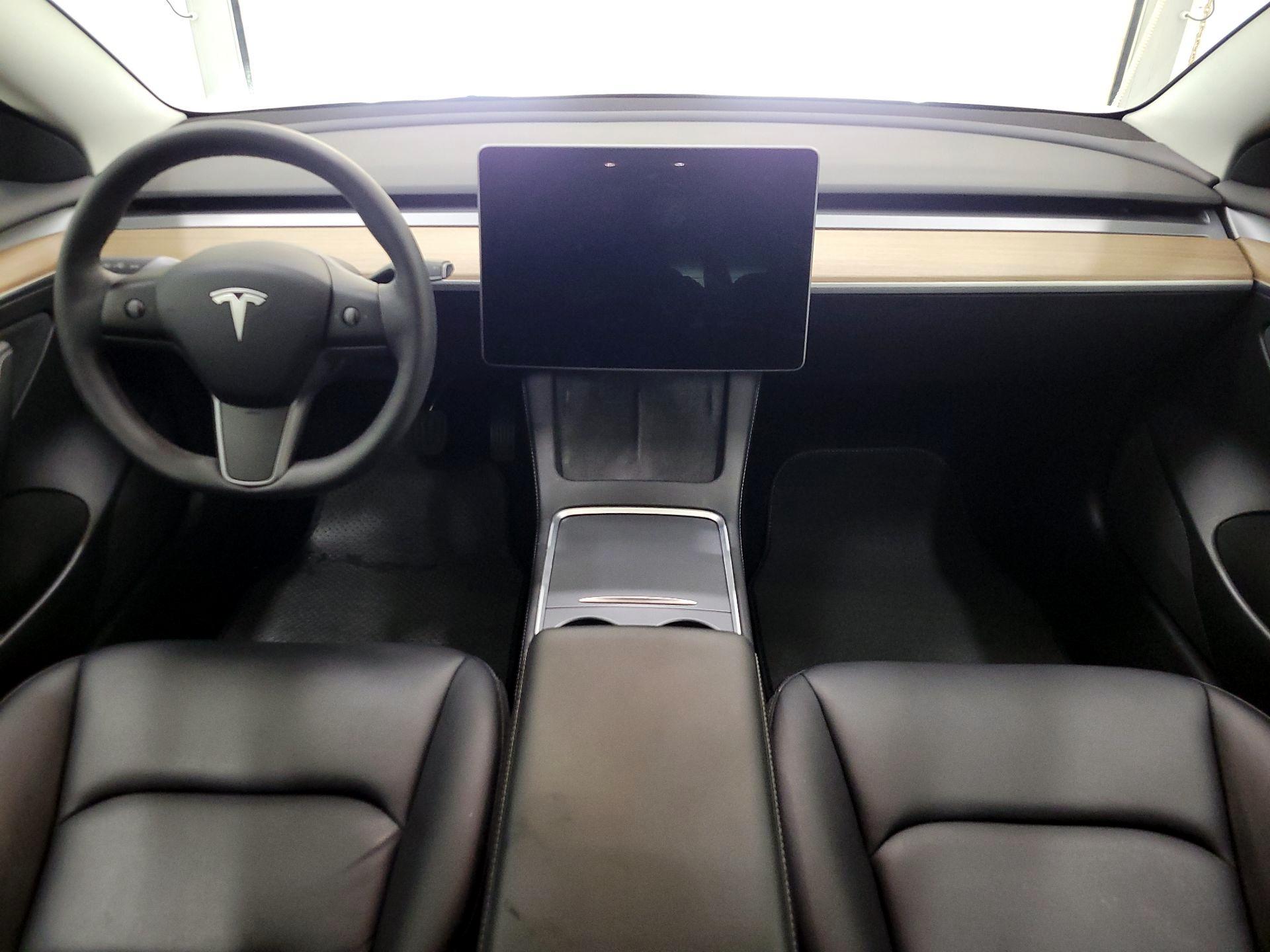 Thumbnail: 2022 Tesla Model 3 - 9