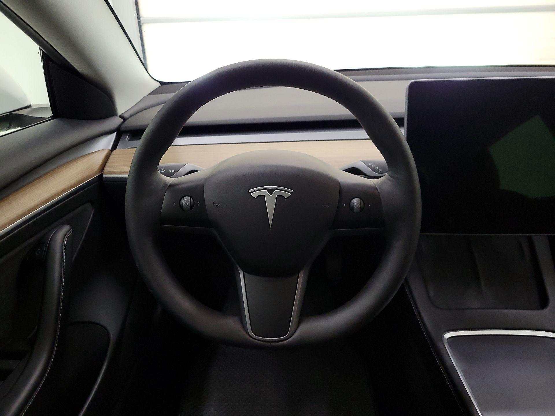 Thumbnail: 2022 Tesla Model 3 - 10