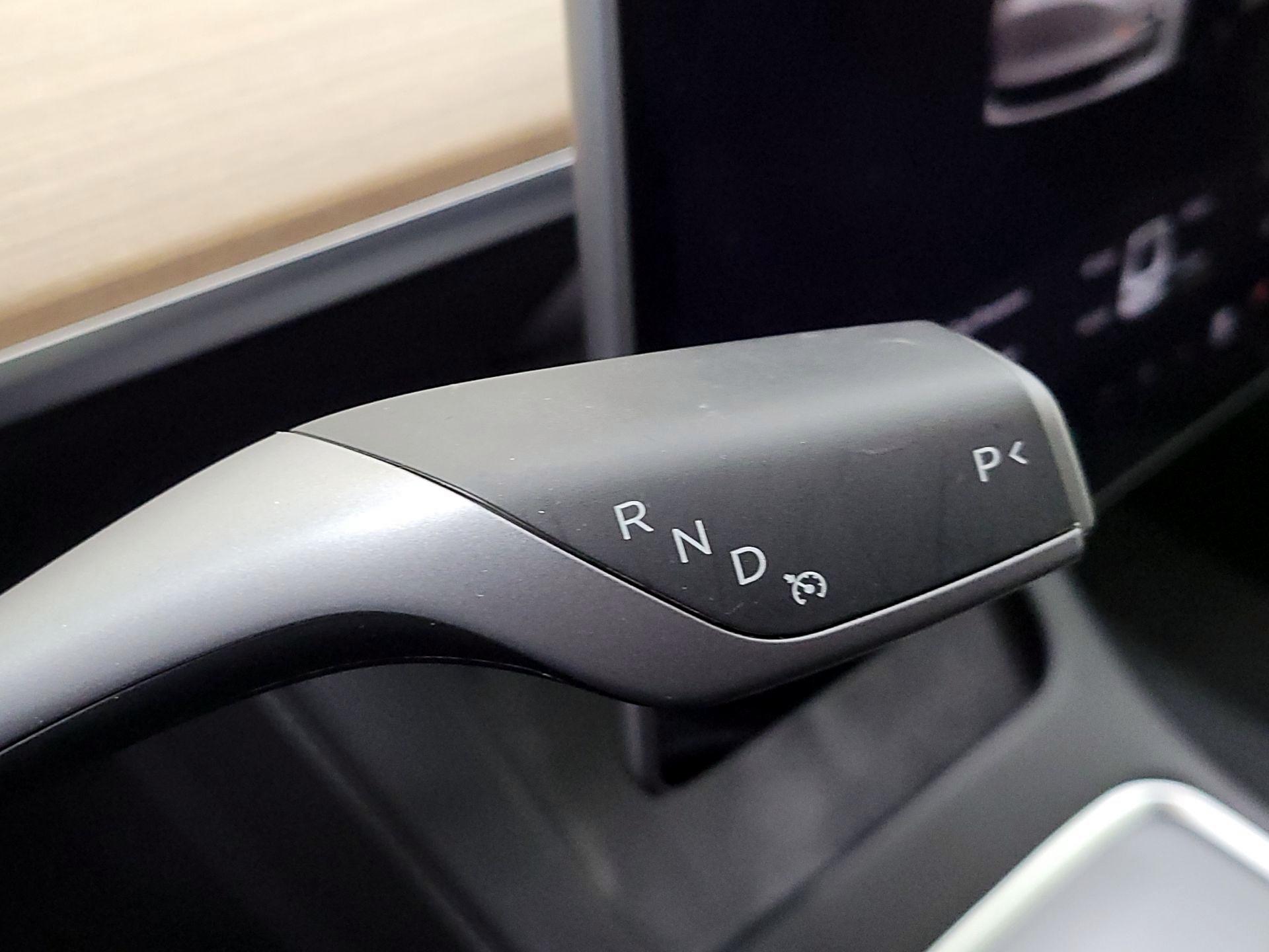 Thumbnail: 2022 Tesla Model 3 - 17