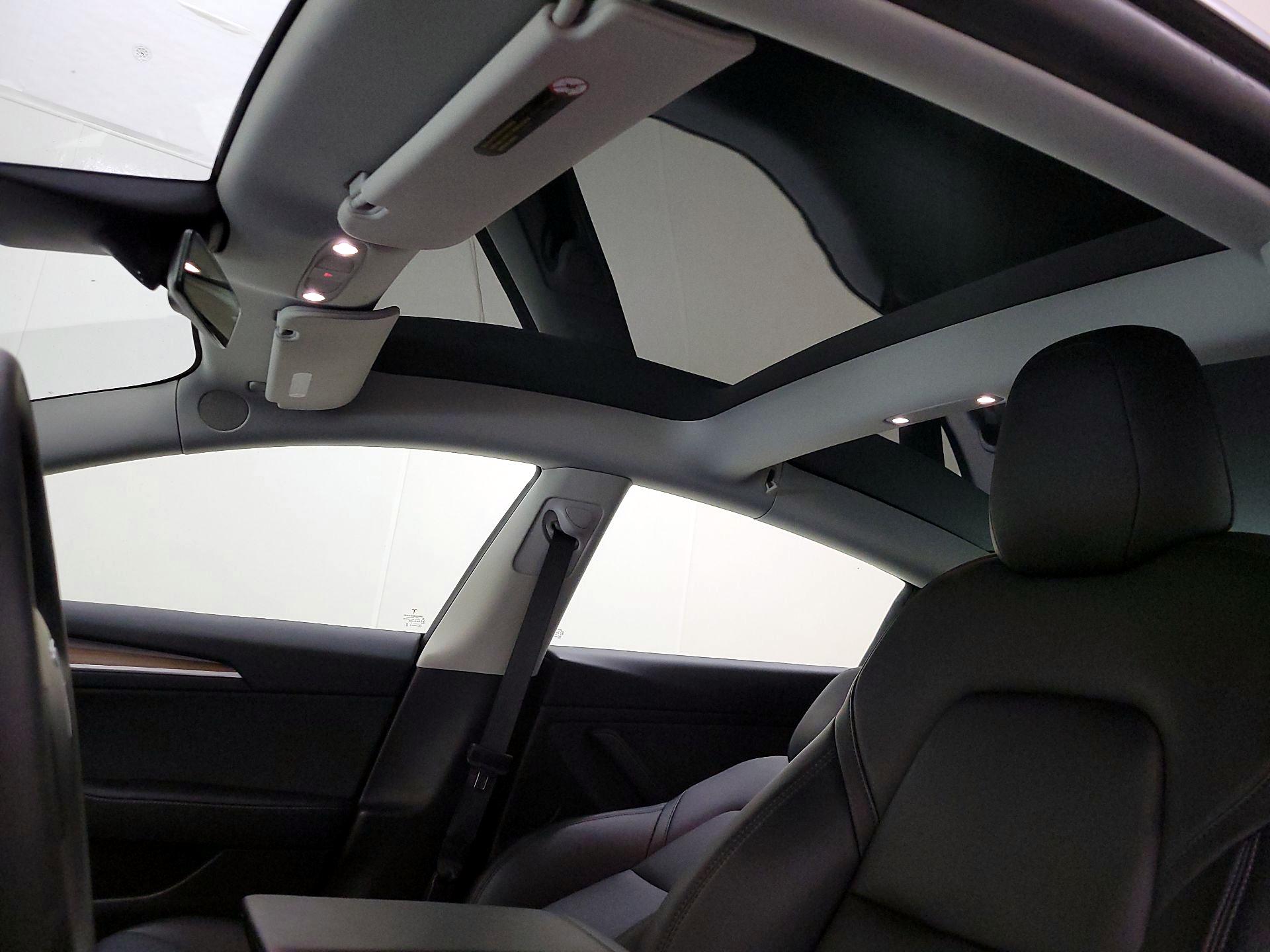 Thumbnail: 2022 Tesla Model 3 - 19