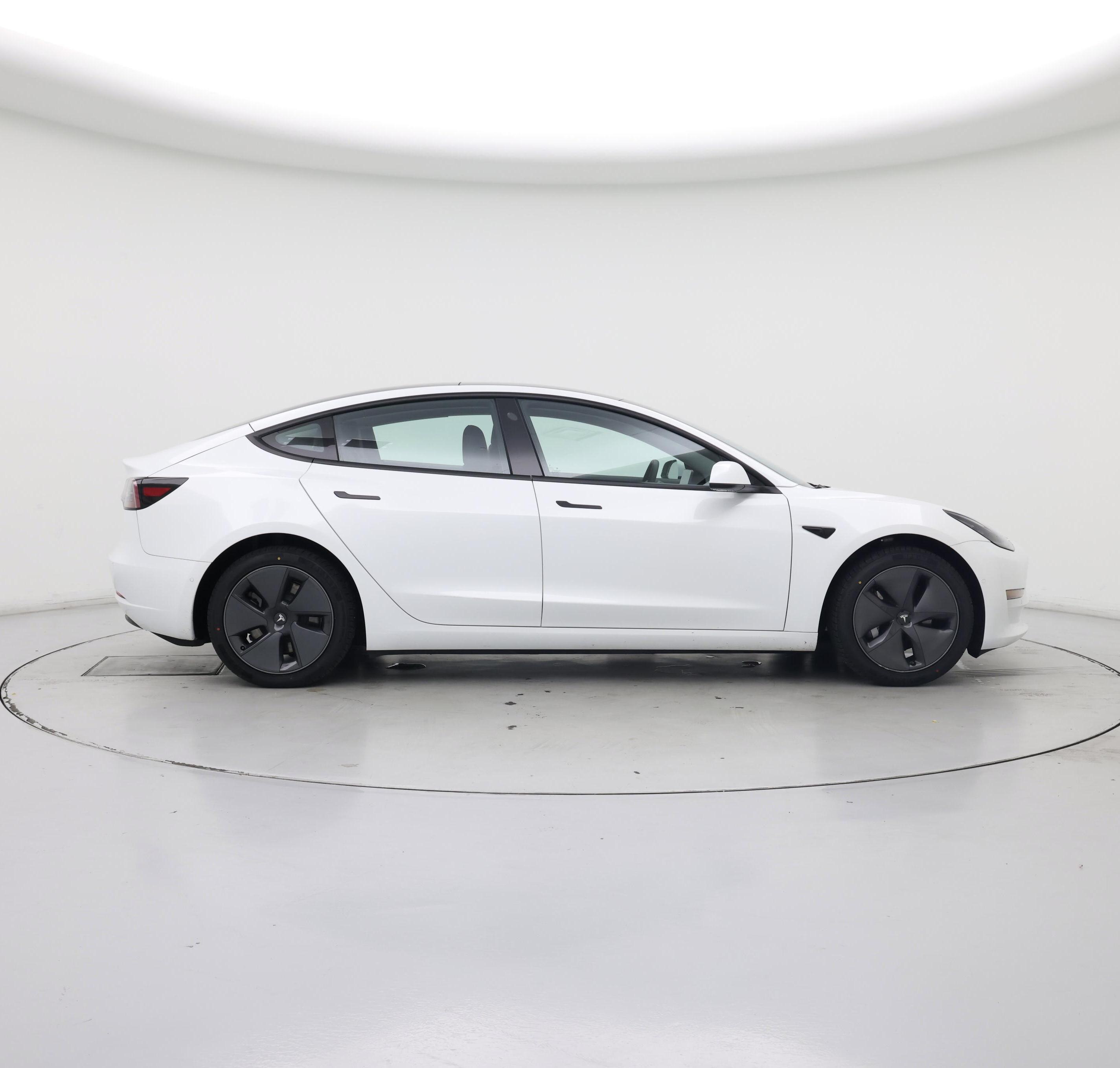 Thumbnail: 2022 Tesla Model 3 - 7