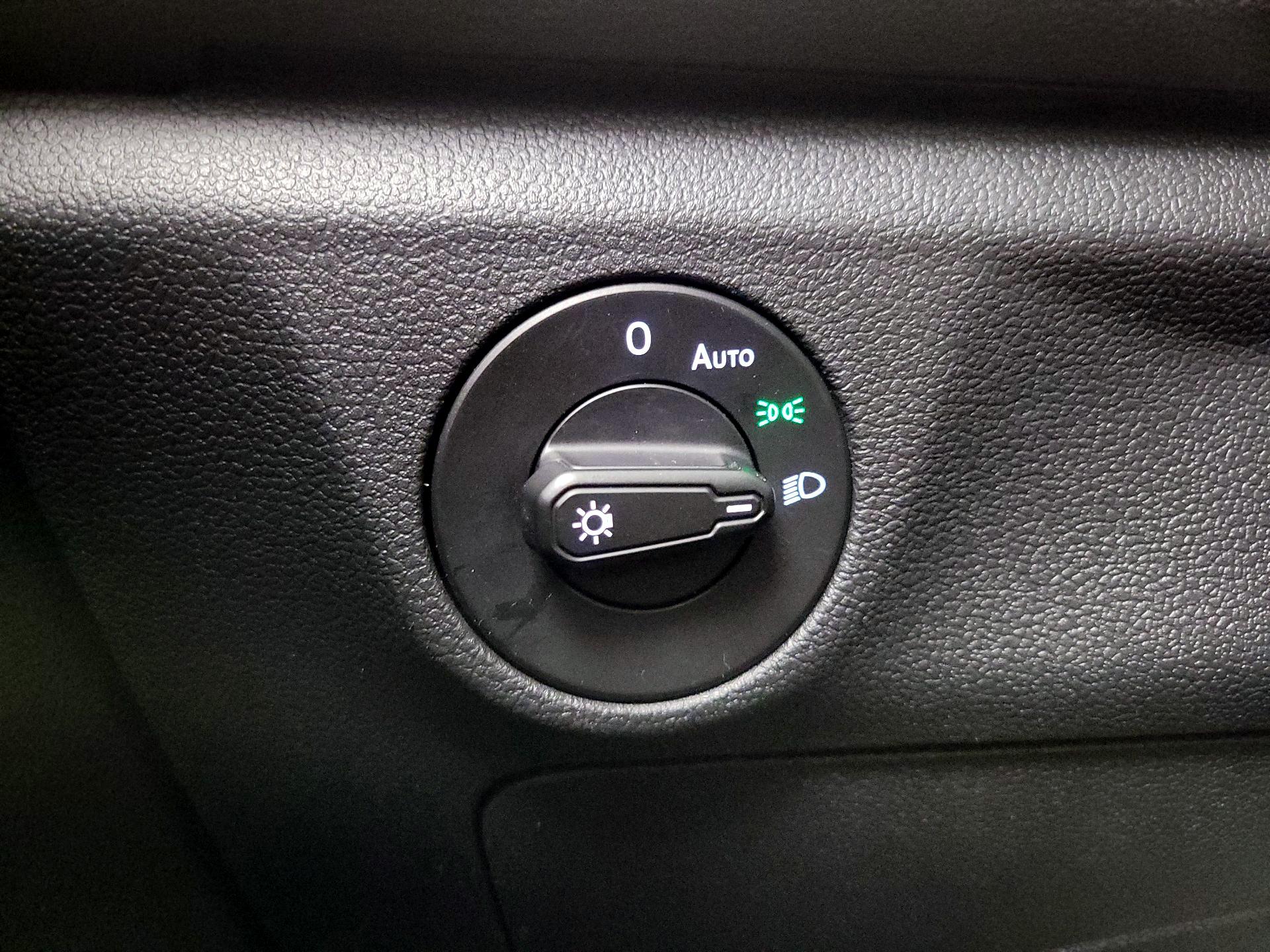 Thumbnail: 2019 Volkswagen Jetta - 13