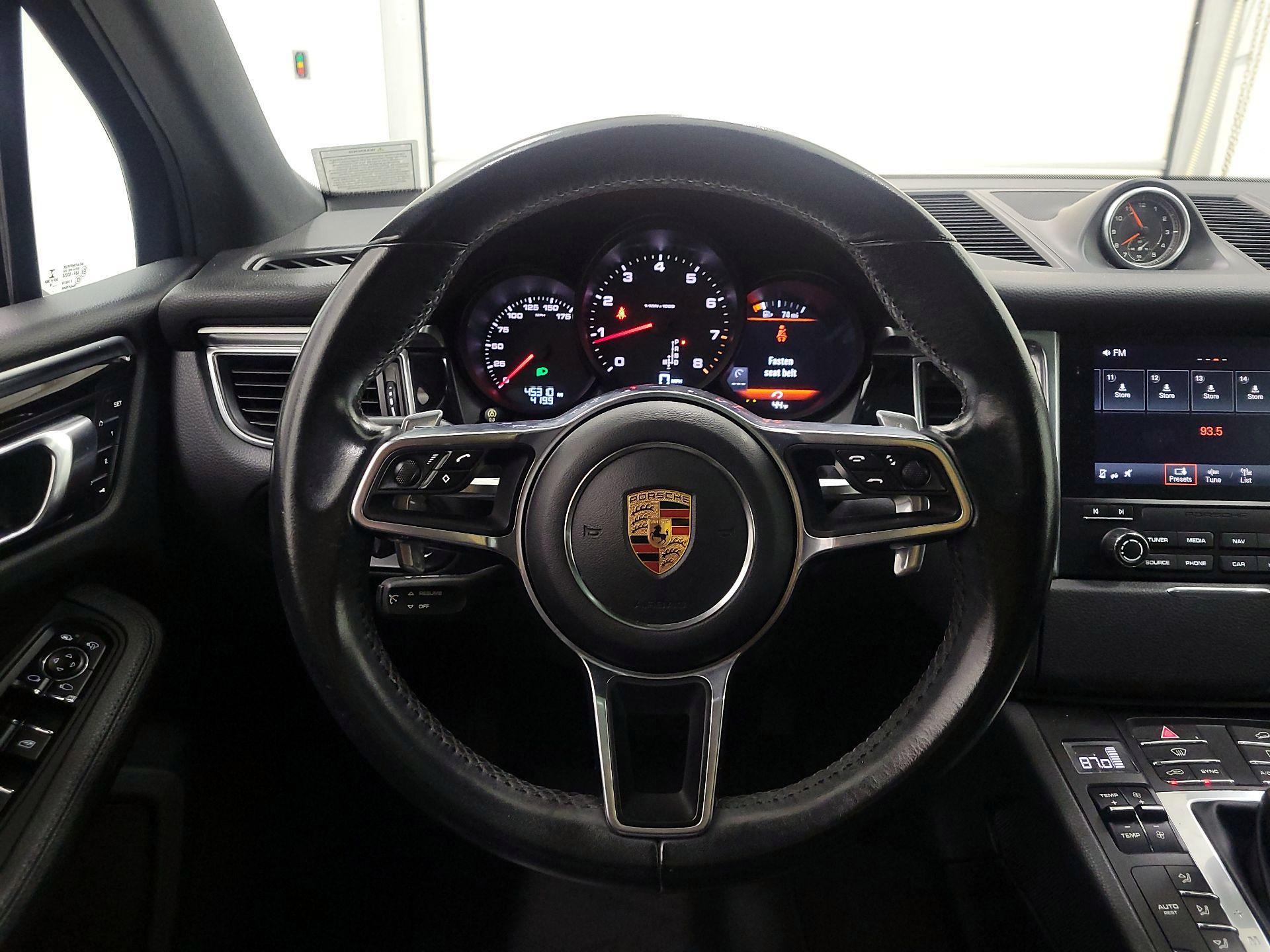 Thumbnail: 2018 Porsche Macan - 10