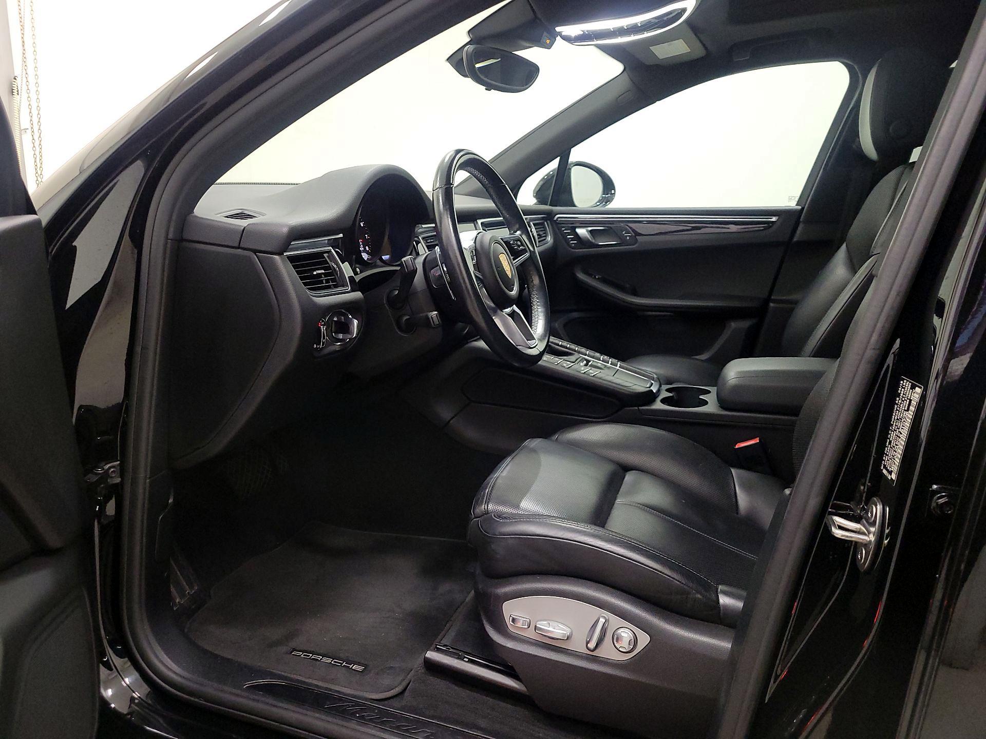 Thumbnail: 2018 Porsche Macan - 11