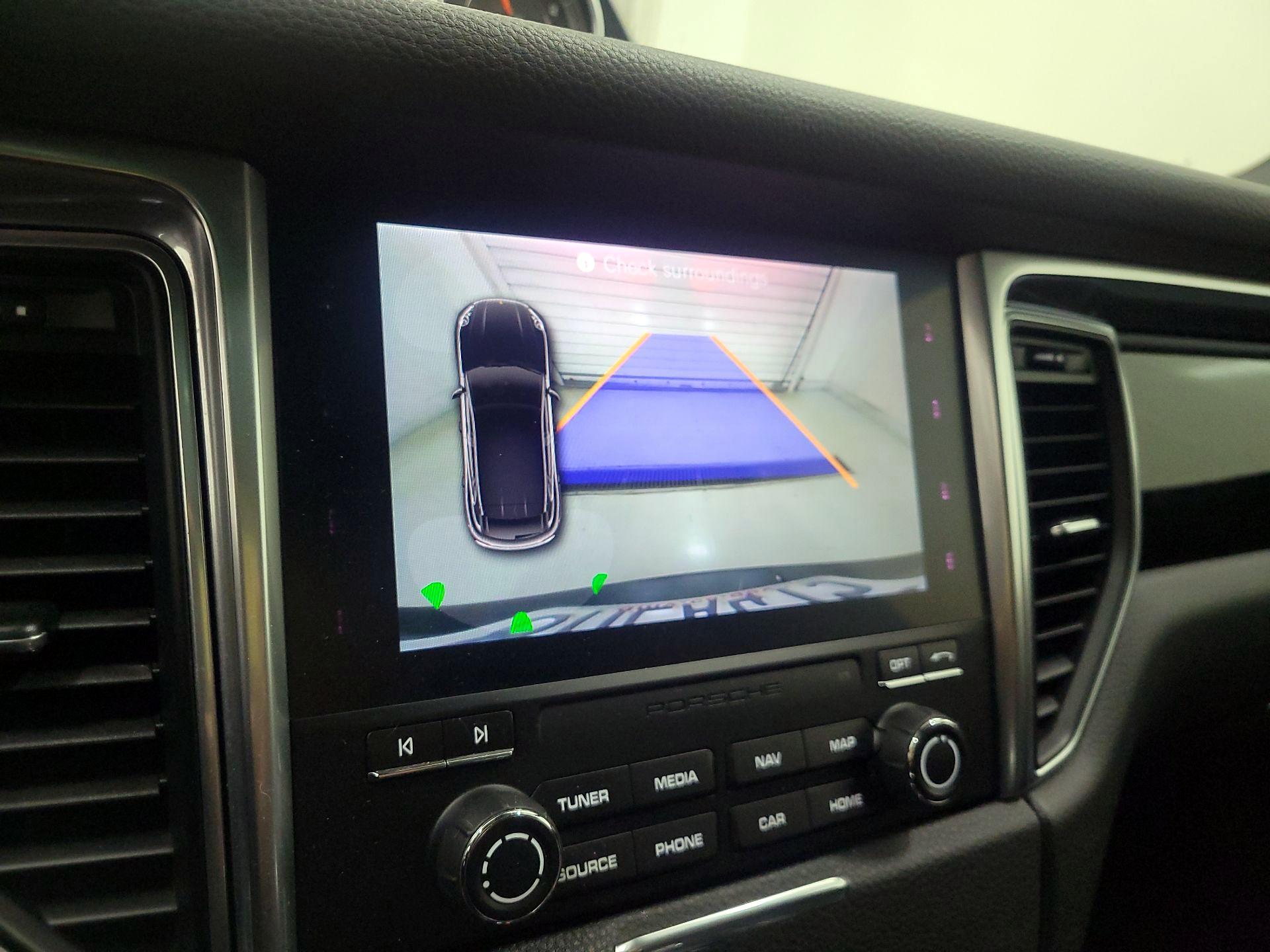 Thumbnail: 2018 Porsche Macan - 14