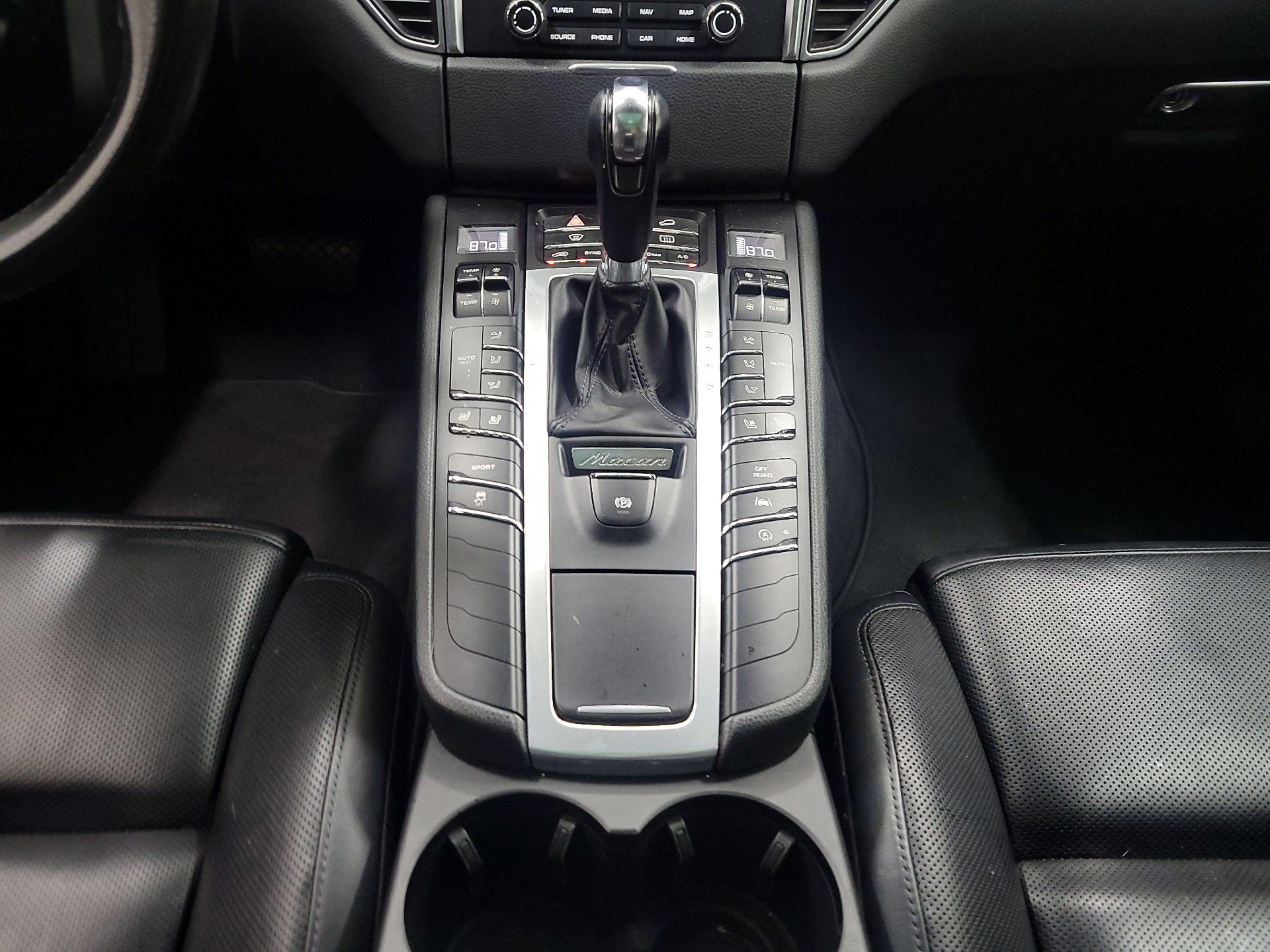 Thumbnail: 2018 Porsche Macan - 17