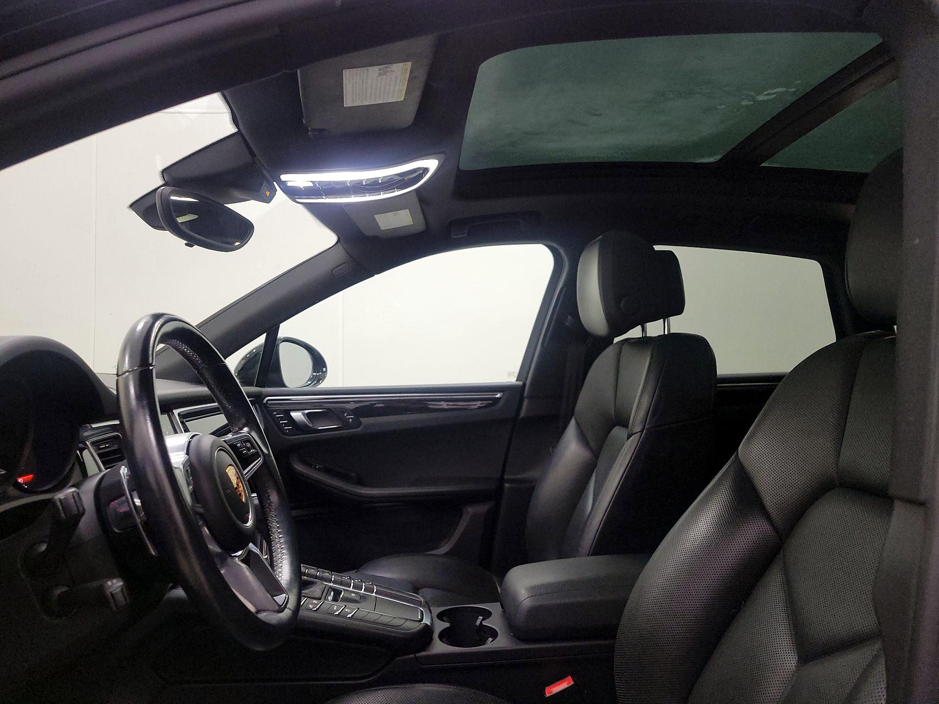 Thumbnail: 2018 Porsche Macan - 19