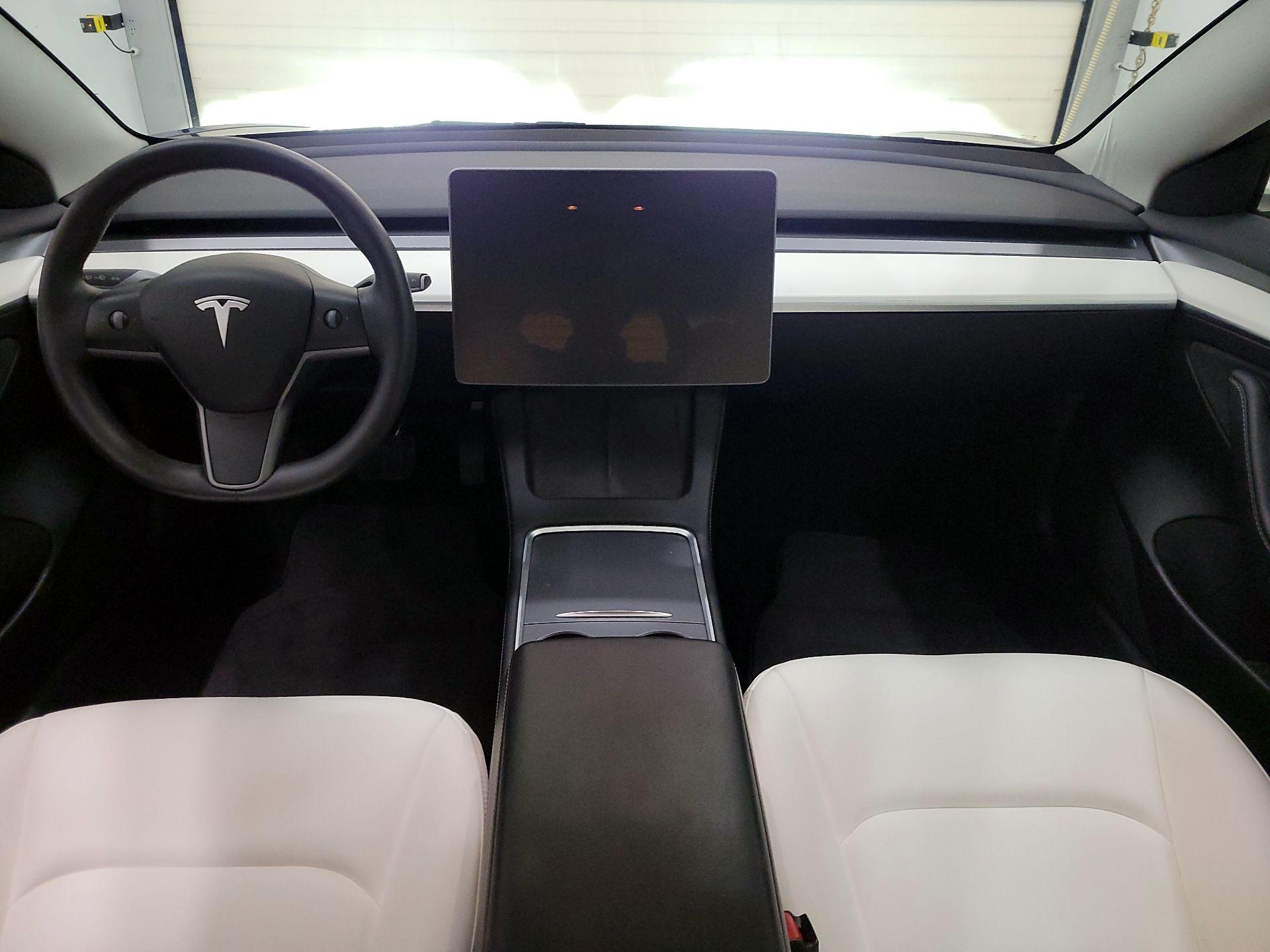 Thumbnail: 2023 Tesla Model 3 - 9