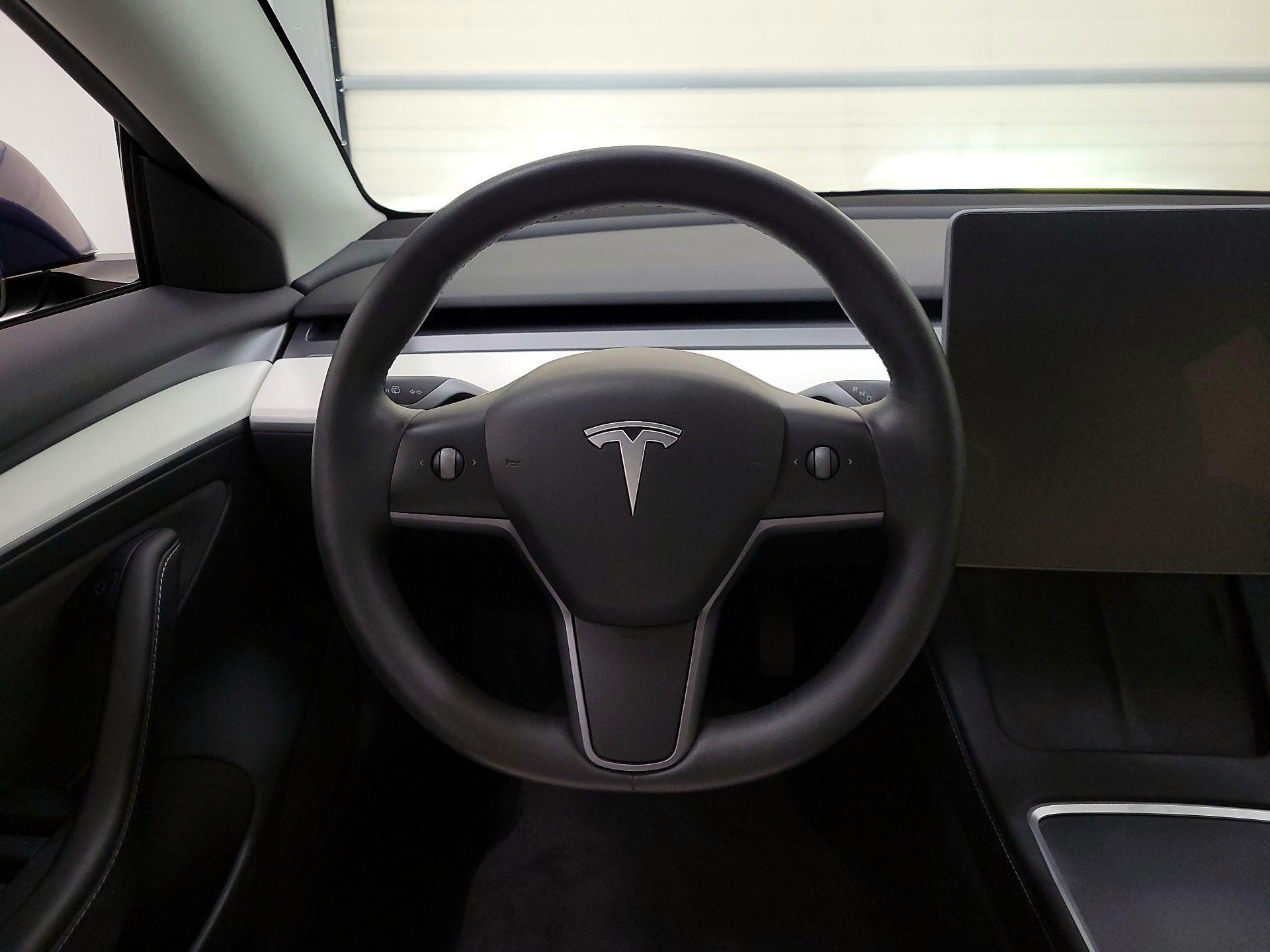 Thumbnail: 2023 Tesla Model 3 - 10