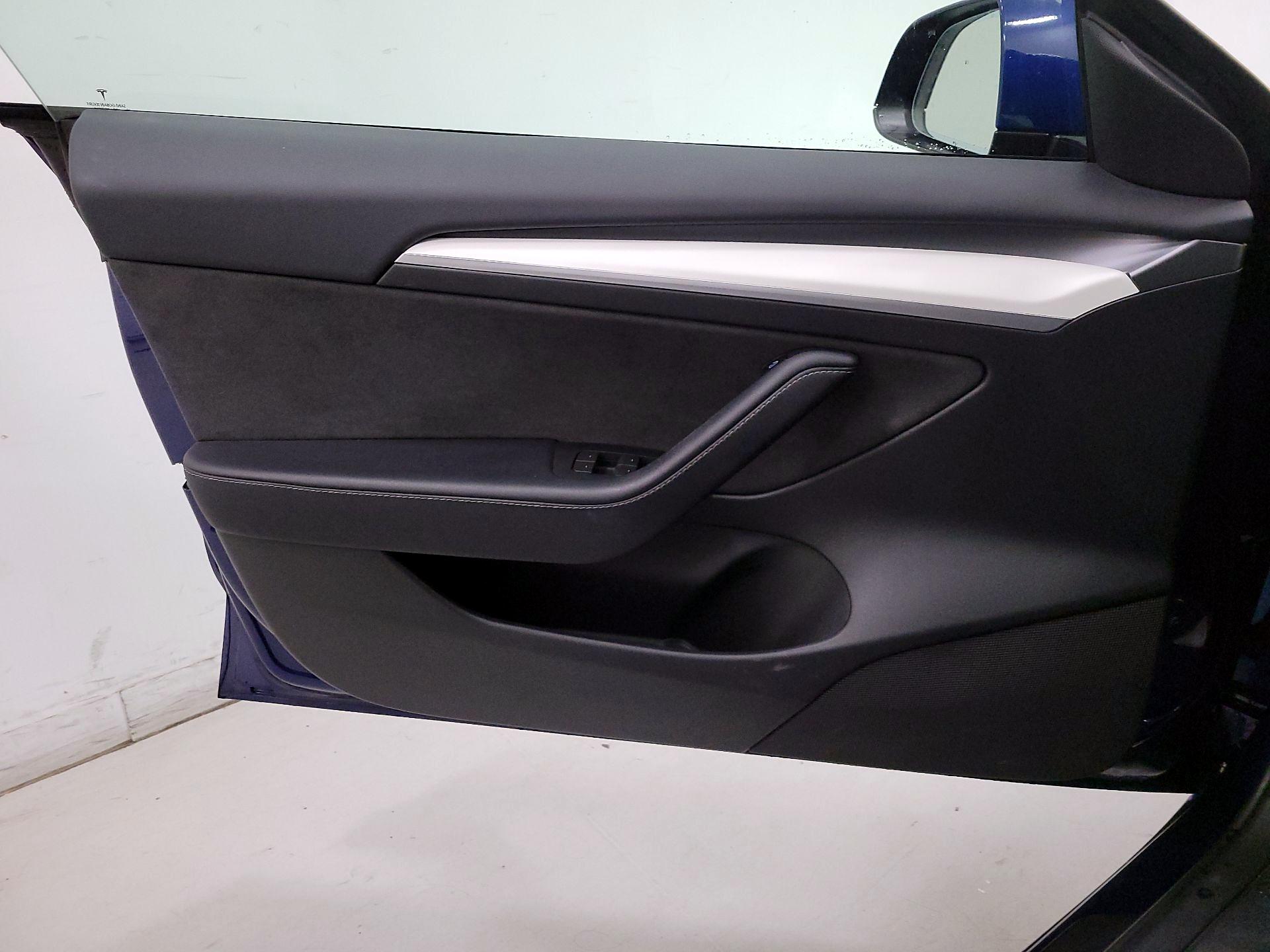 Thumbnail: 2023 Tesla Model 3 - 12