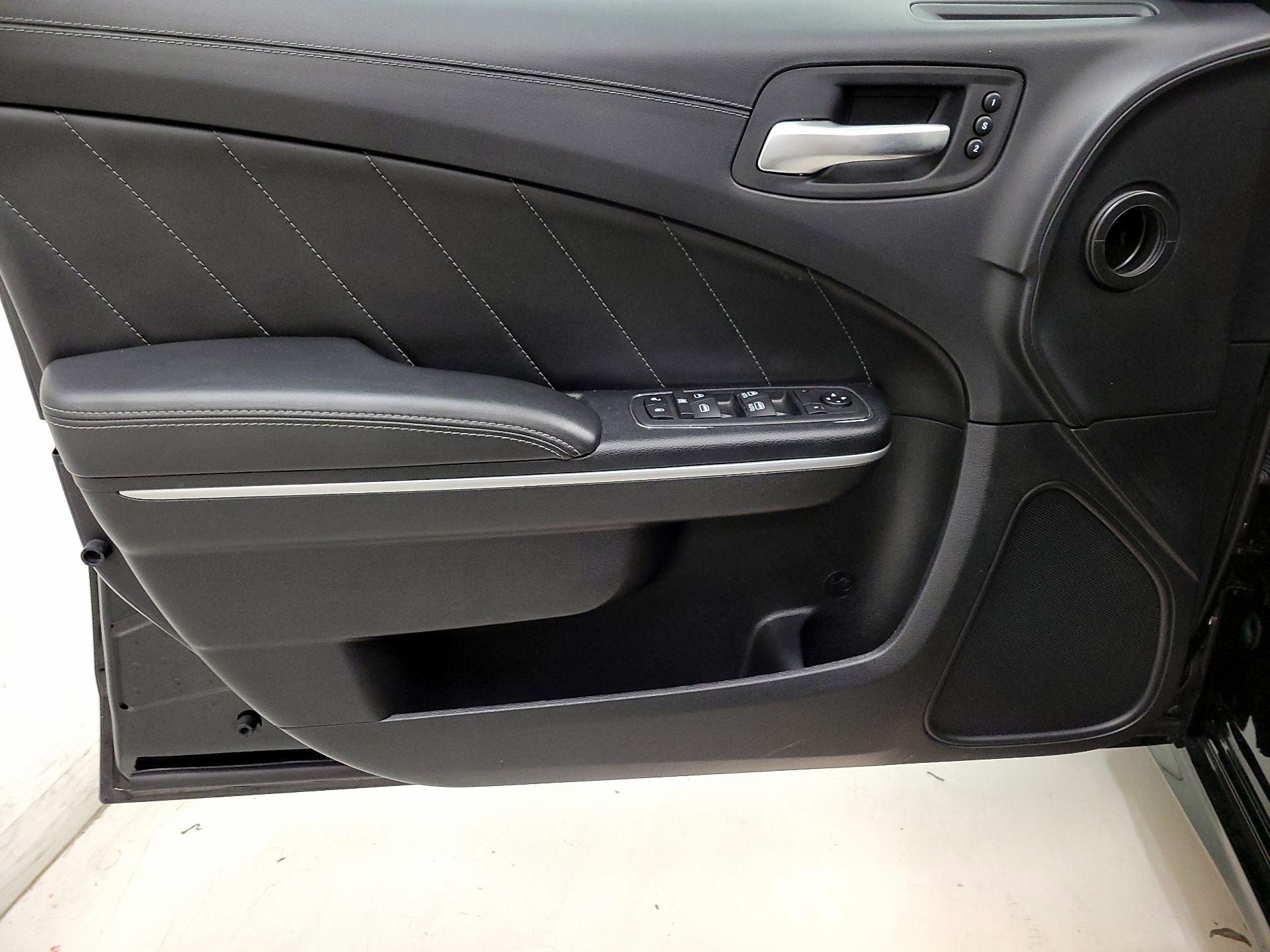 Thumbnail: 2020 Dodge Charger - 12