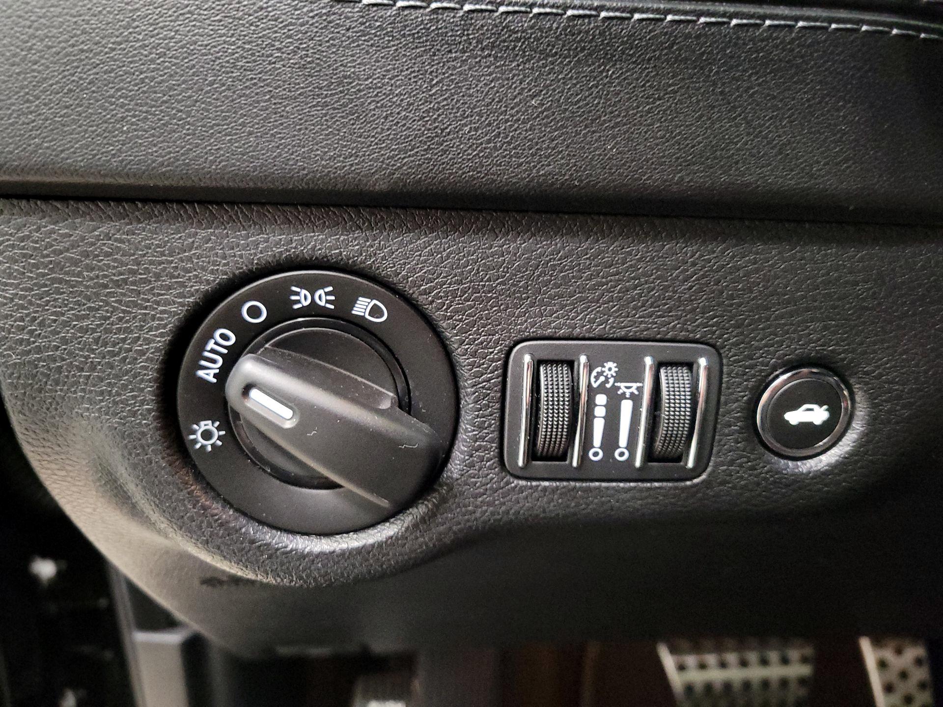 Thumbnail: 2020 Dodge Charger - 13