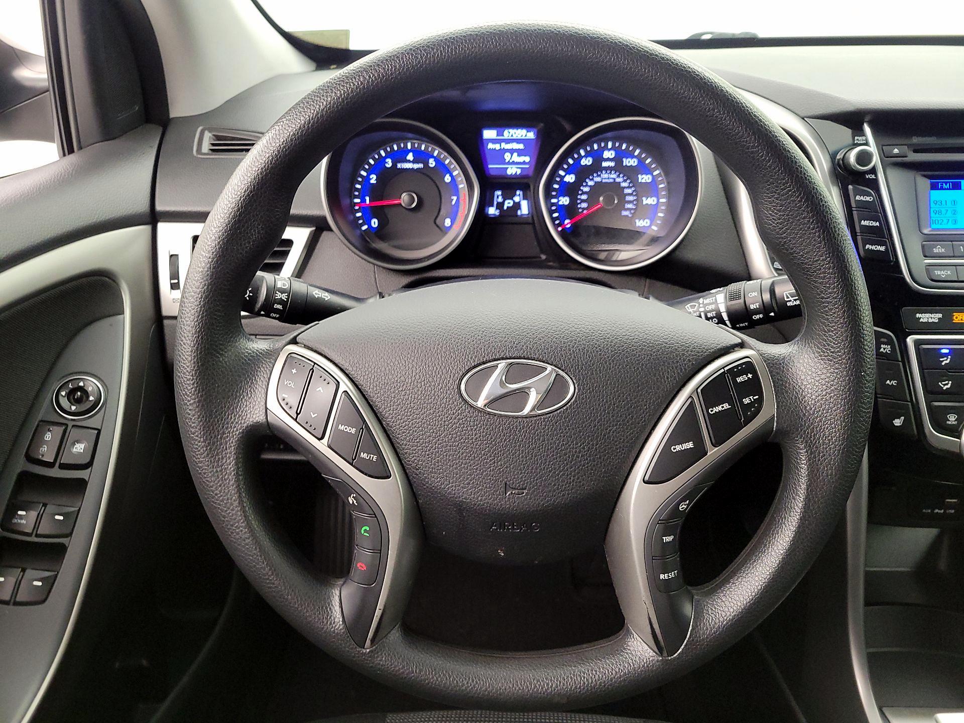 Thumbnail: 2016 Hyundai Elantra - 10