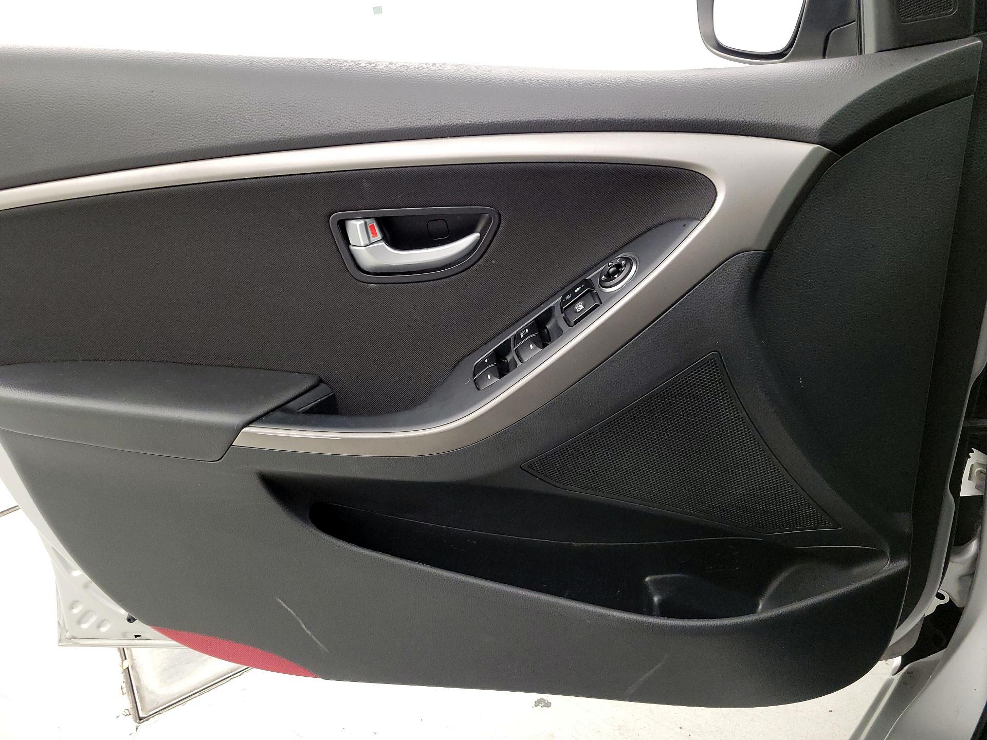 Thumbnail: 2016 Hyundai Elantra - 12