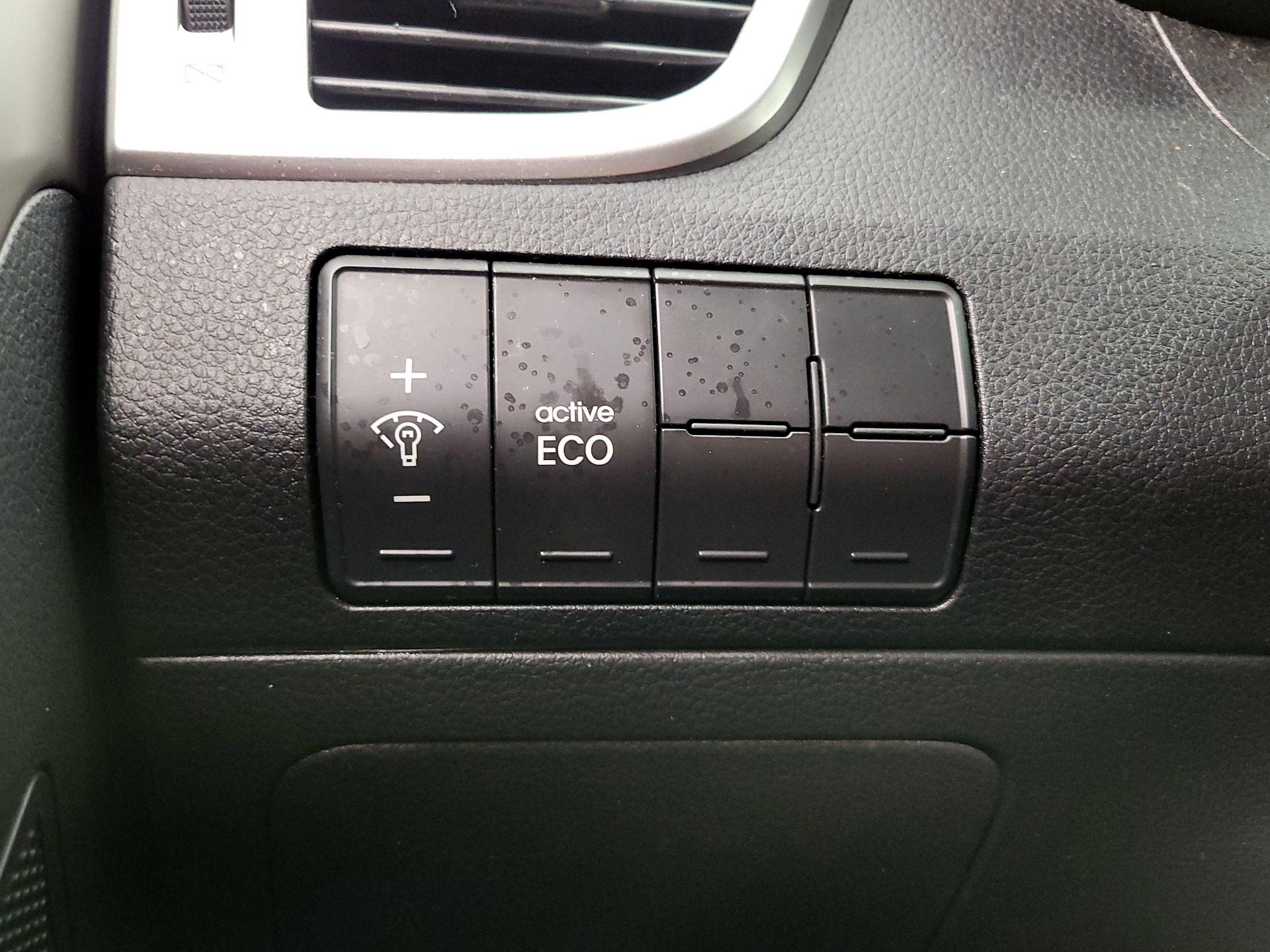 Thumbnail: 2016 Hyundai Elantra - 13