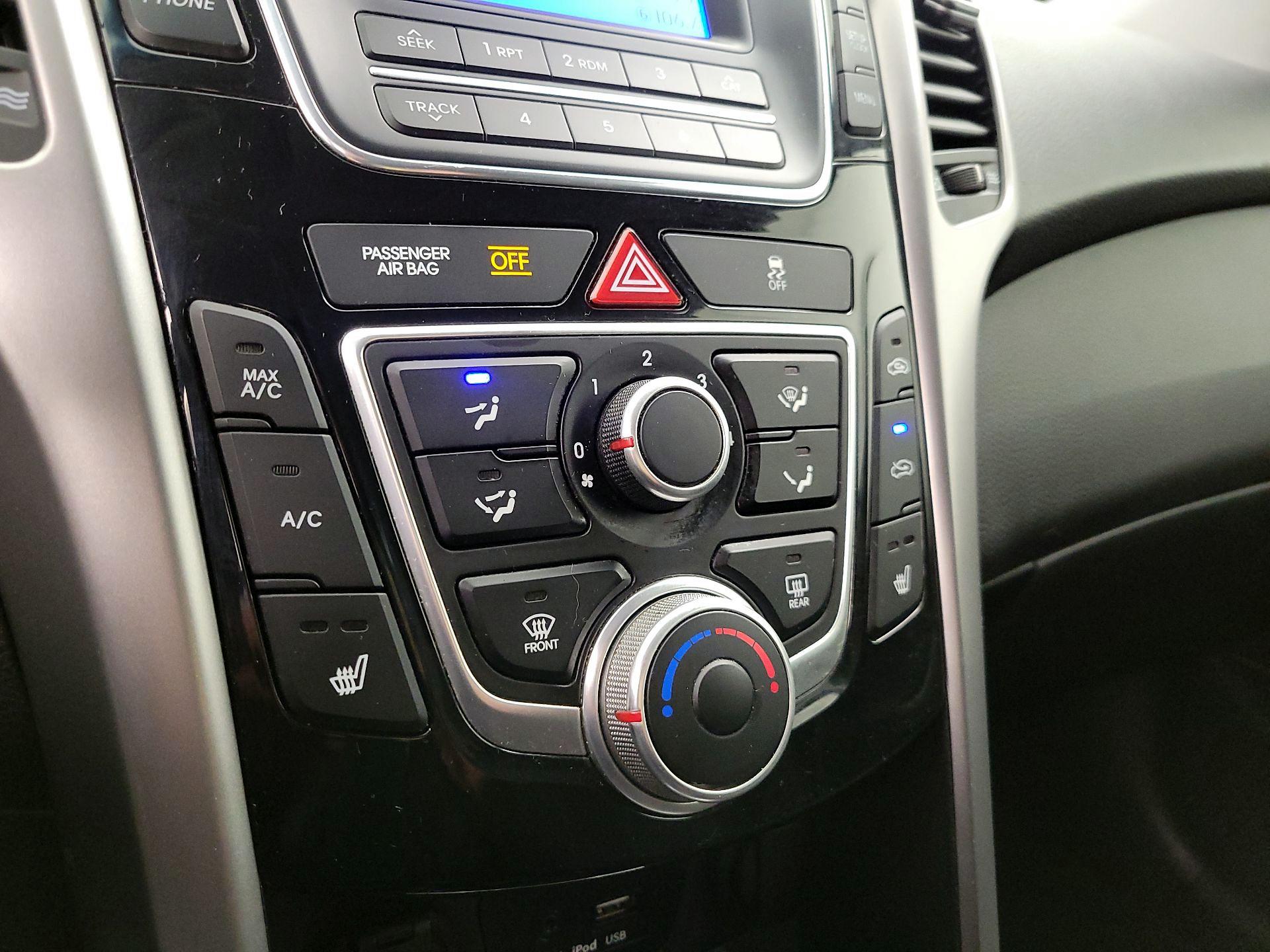 Thumbnail: 2016 Hyundai Elantra - 15