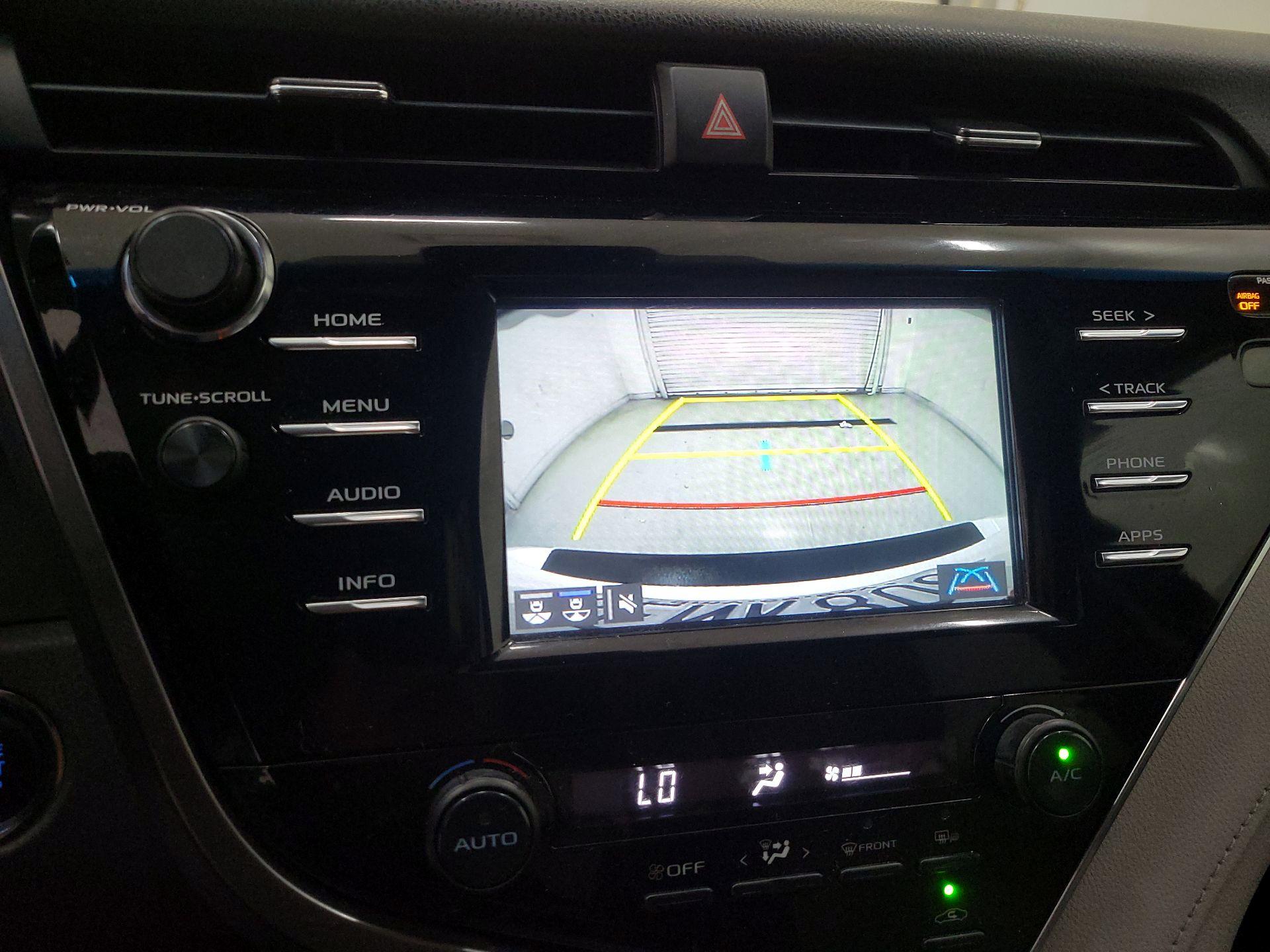 Thumbnail: 2018 Toyota Camry - 14