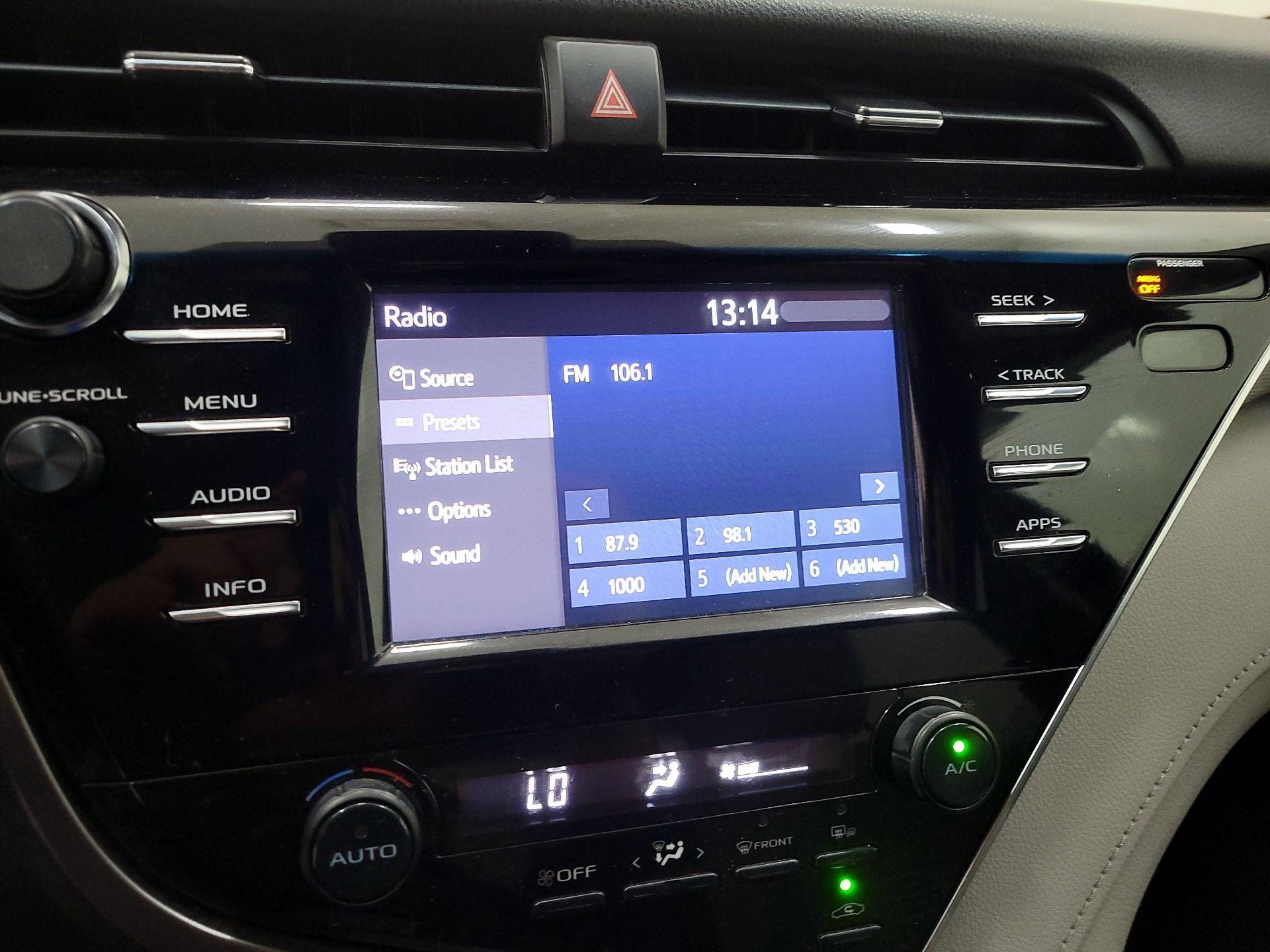 Thumbnail: 2018 Toyota Camry - 15