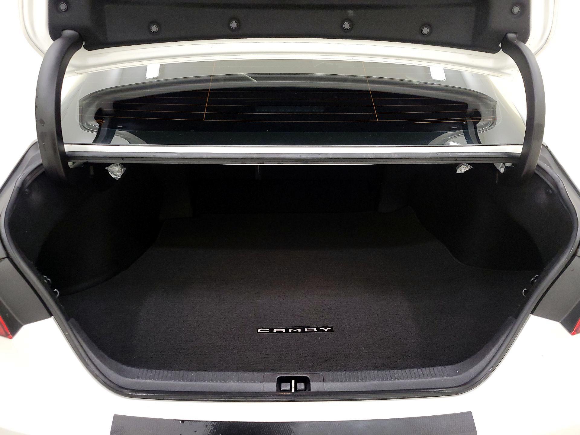 Thumbnail: 2018 Toyota Camry - 20