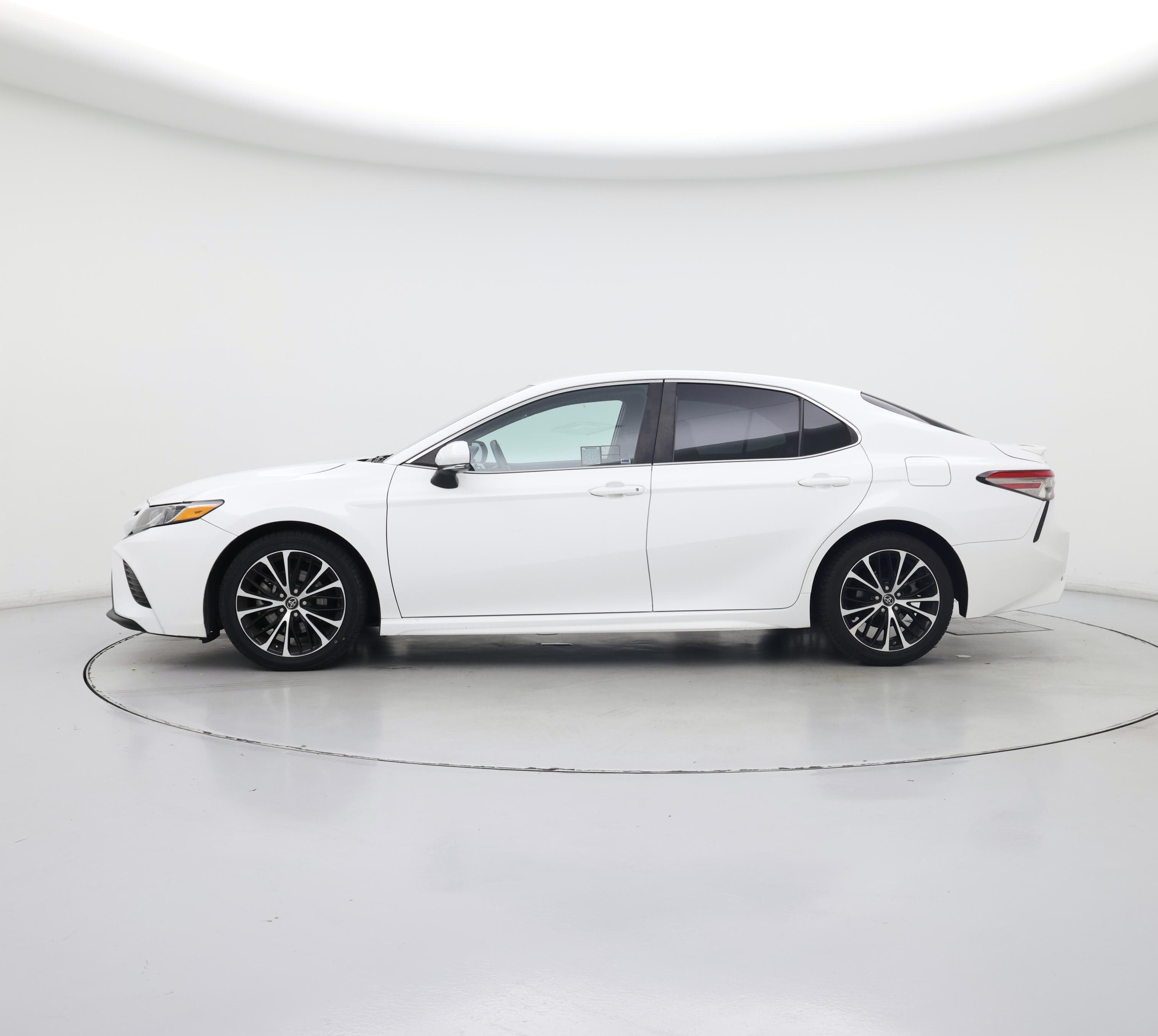 Thumbnail: 2018 Toyota Camry - 3