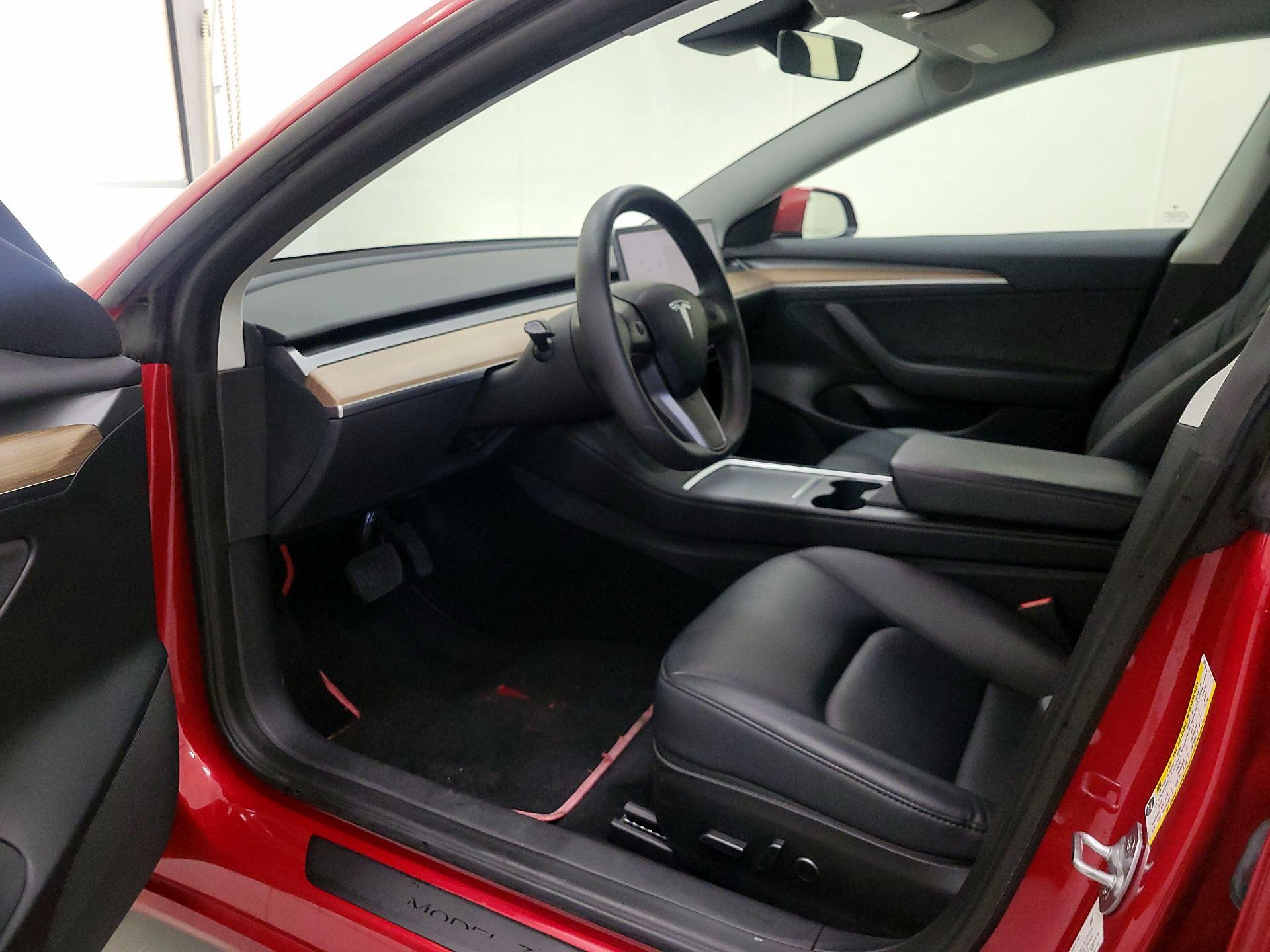 Thumbnail: 2023 Tesla Model 3 - 11