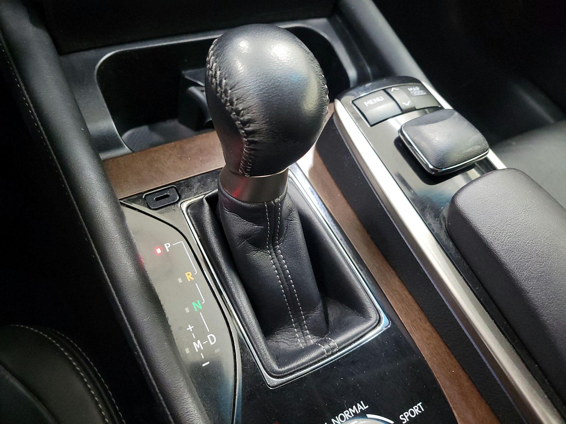 Thumbnail: 2014 Lexus GS - 18